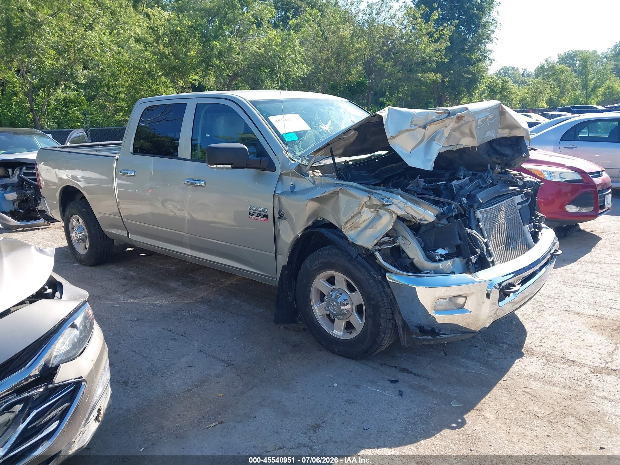 2010 Dodge 2500 SLT, VIN 3D7TP2CL0AG186572 — Front end