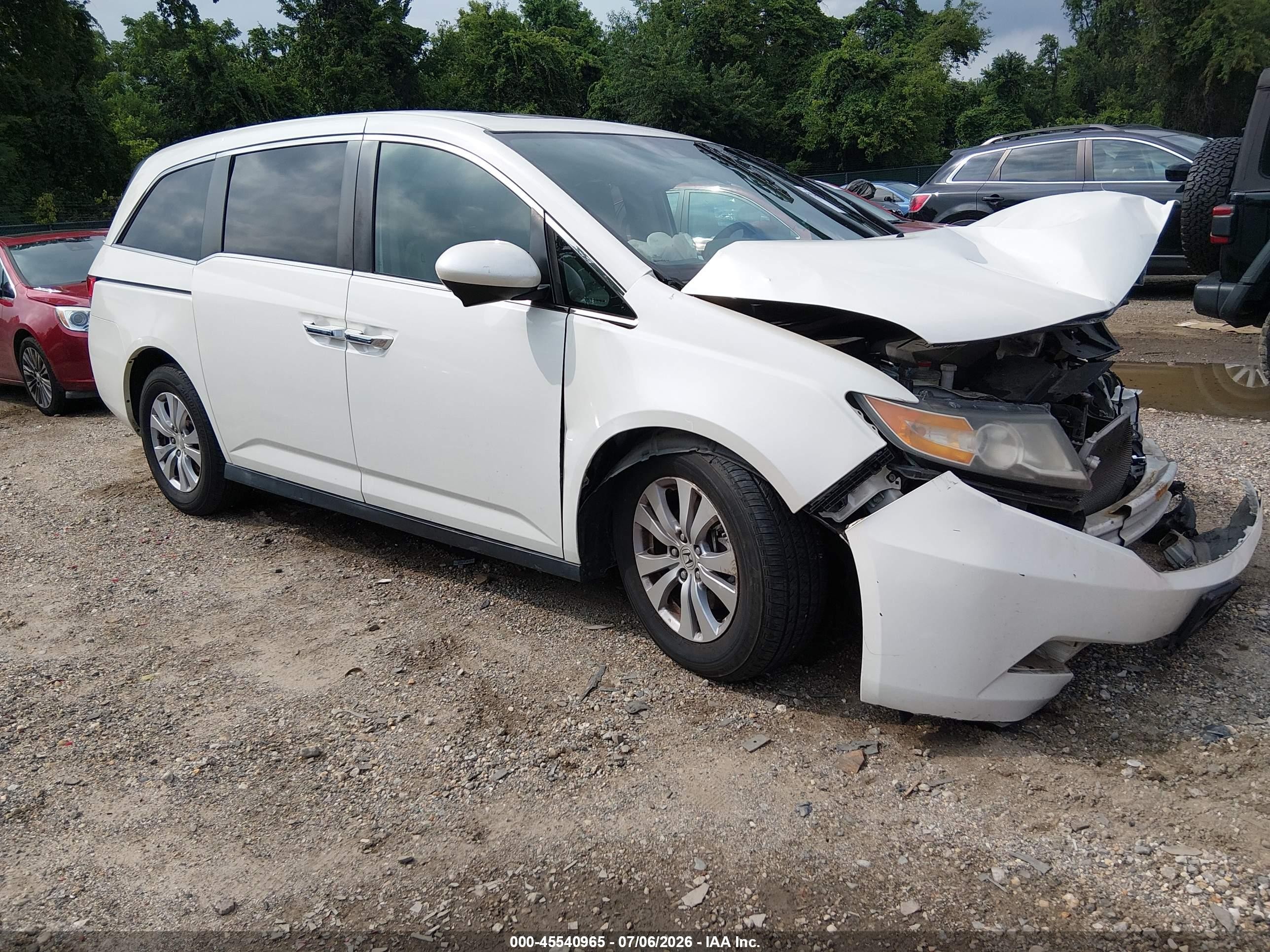 2016 Honda Odyssey EX-L, VIN 5FNRL5H64GB168403 — Перед