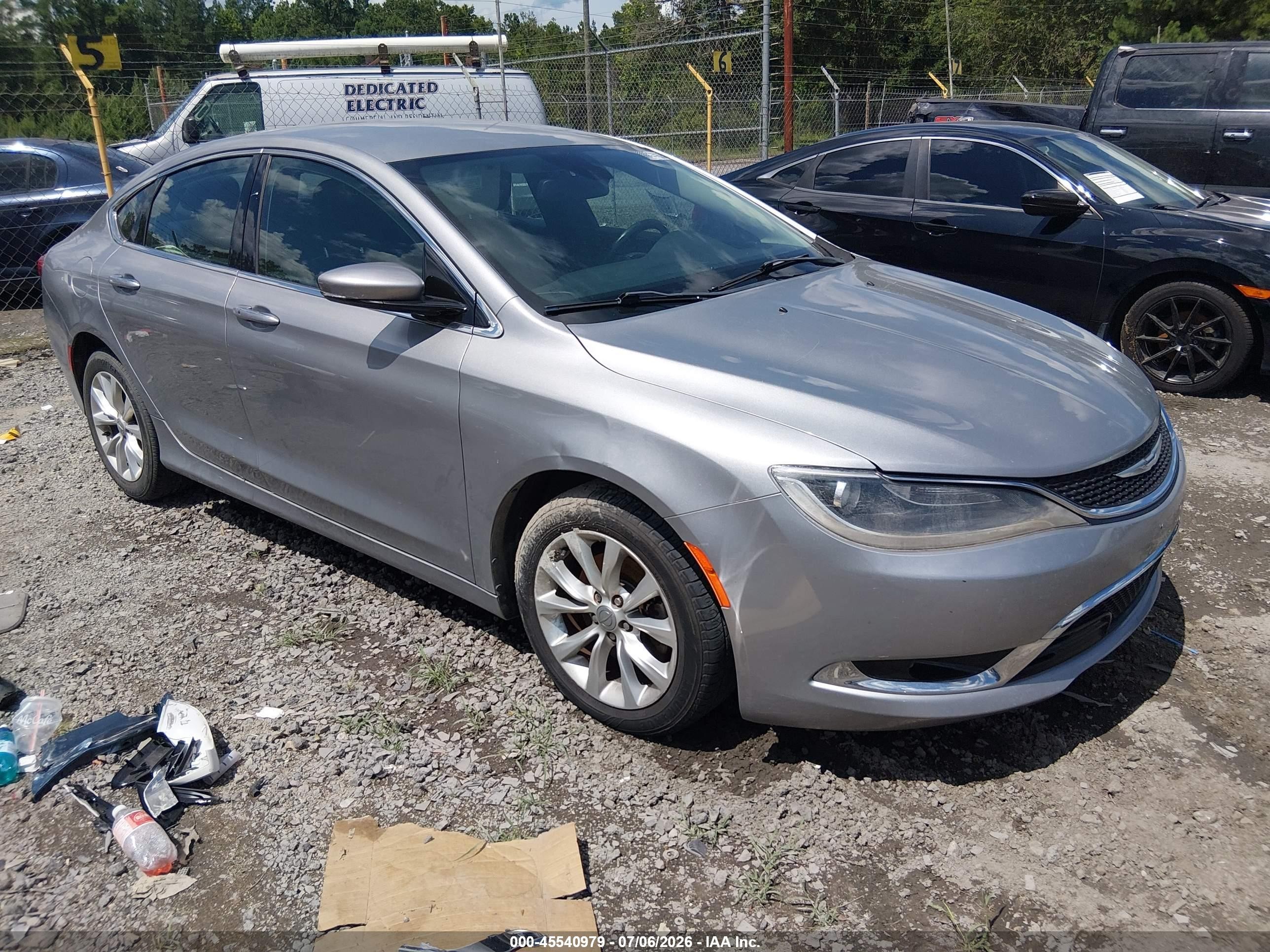 2015 Chrysler 200 C, VIN 1C3CCCCB4FN603309 — Rear end