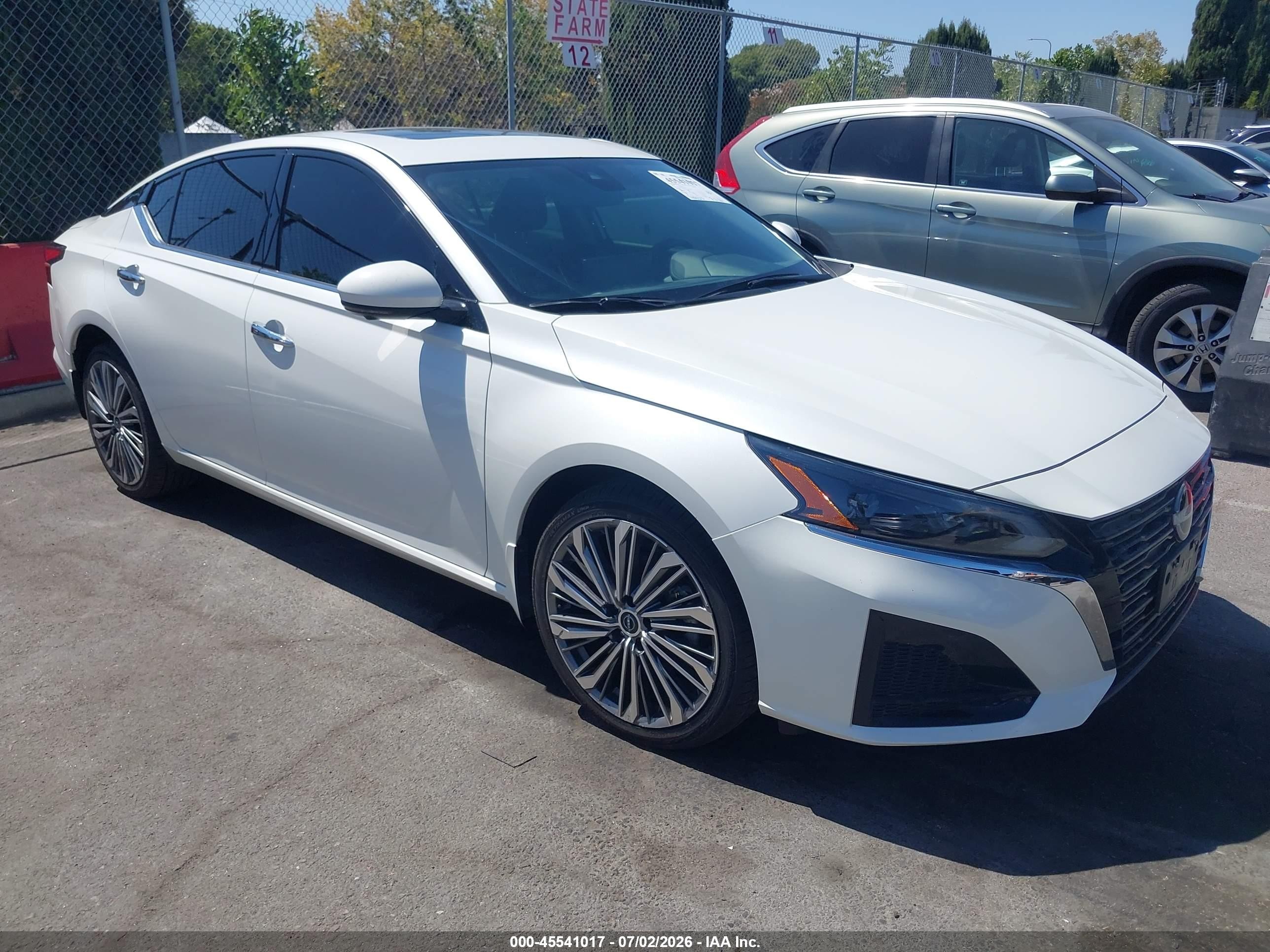 2024 Nissan Altima SL, VIN 1N4BL4EW2RN389699 — Side