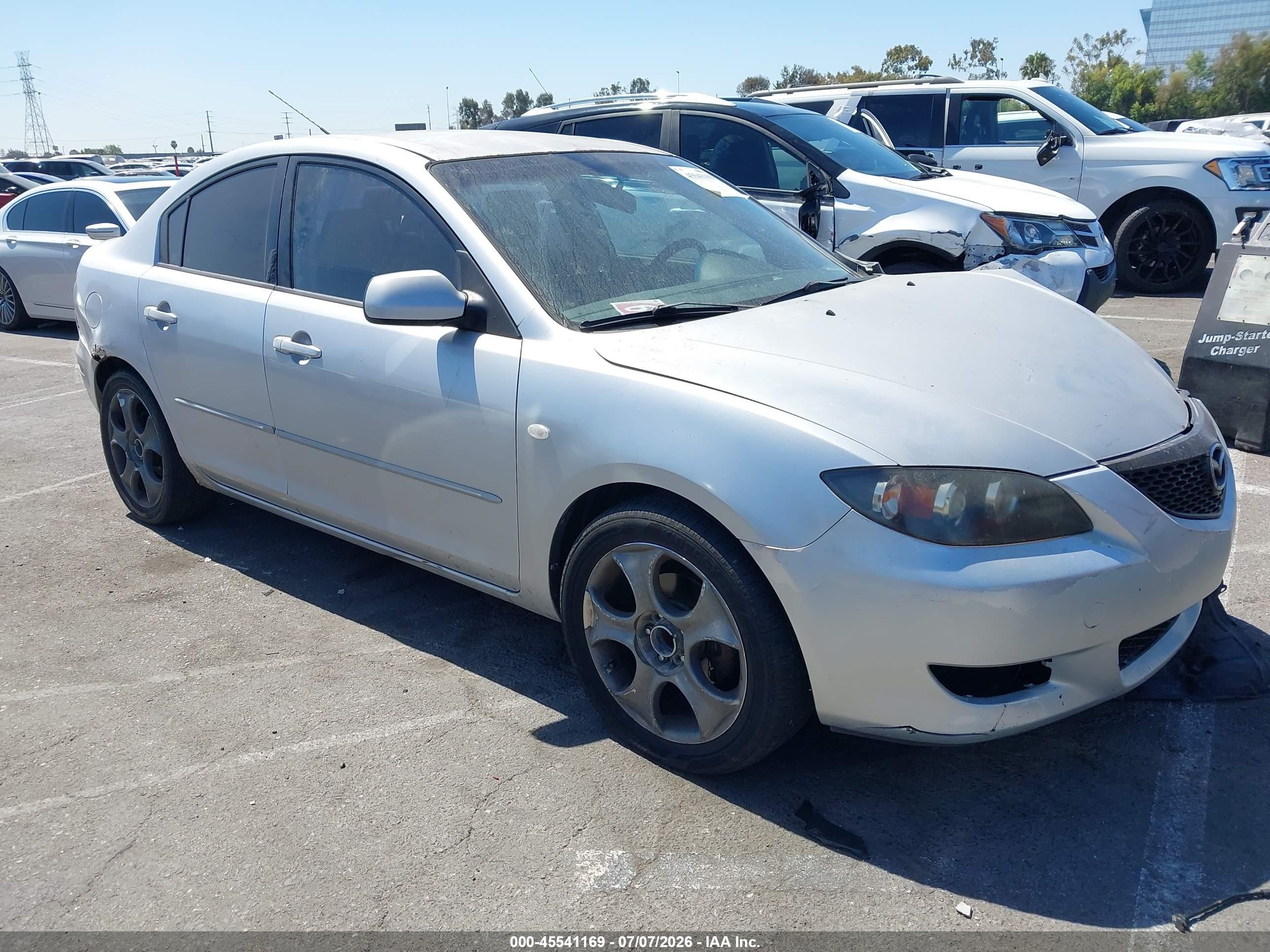 2005 Mazda 3 i, VIN JM1BK12F851254289 — Front end