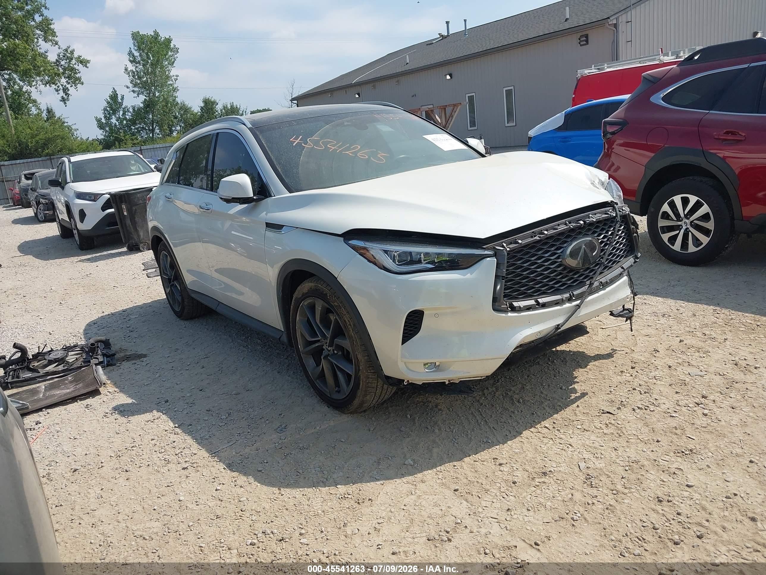 2019 Infiniti QX50 Essential, VIN 3PCAJ5M36KF105097 — Front end