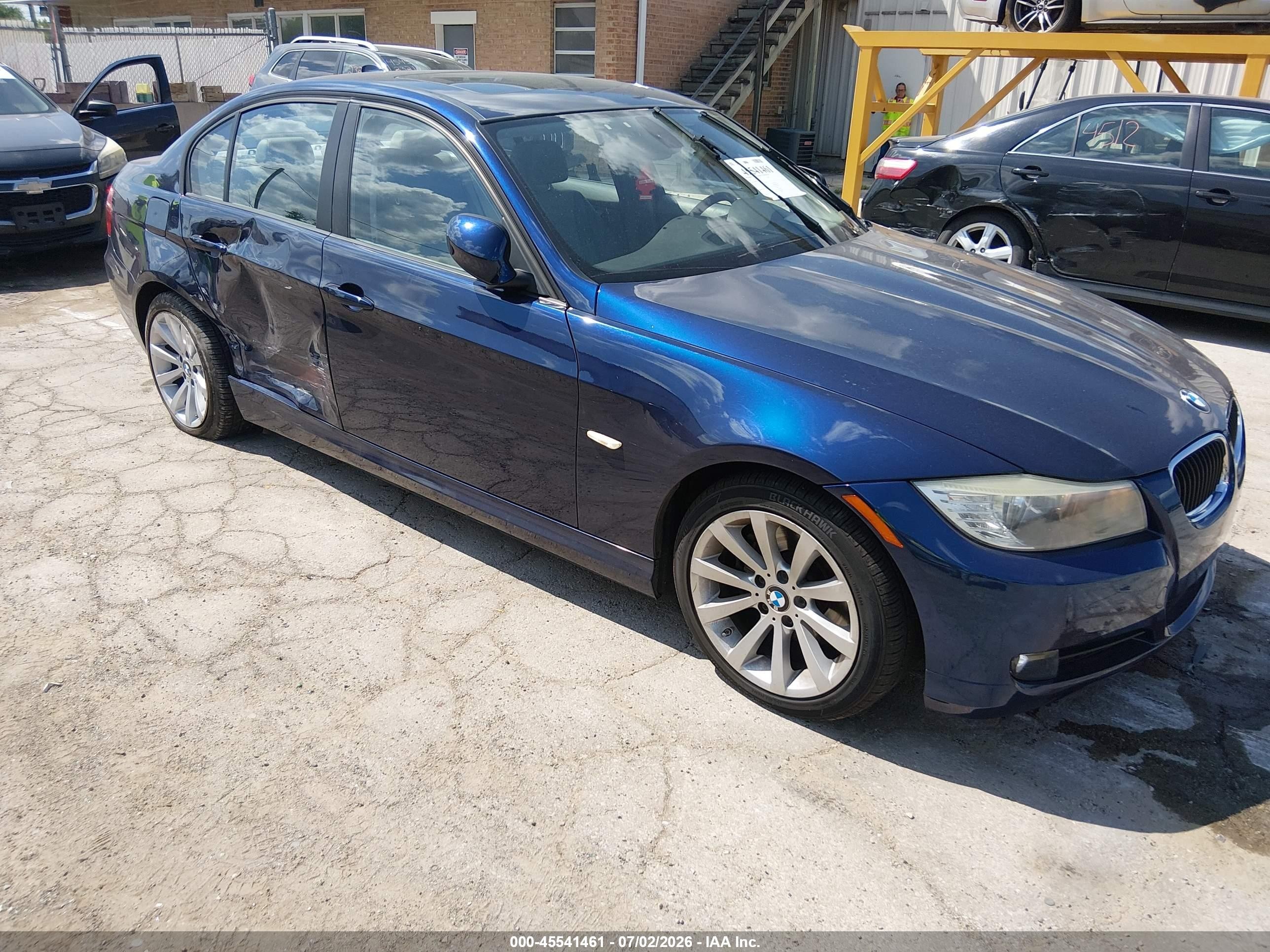 2011 BMW 3 Series 328i, VIN WBAPH5C53BA446486 — Side
