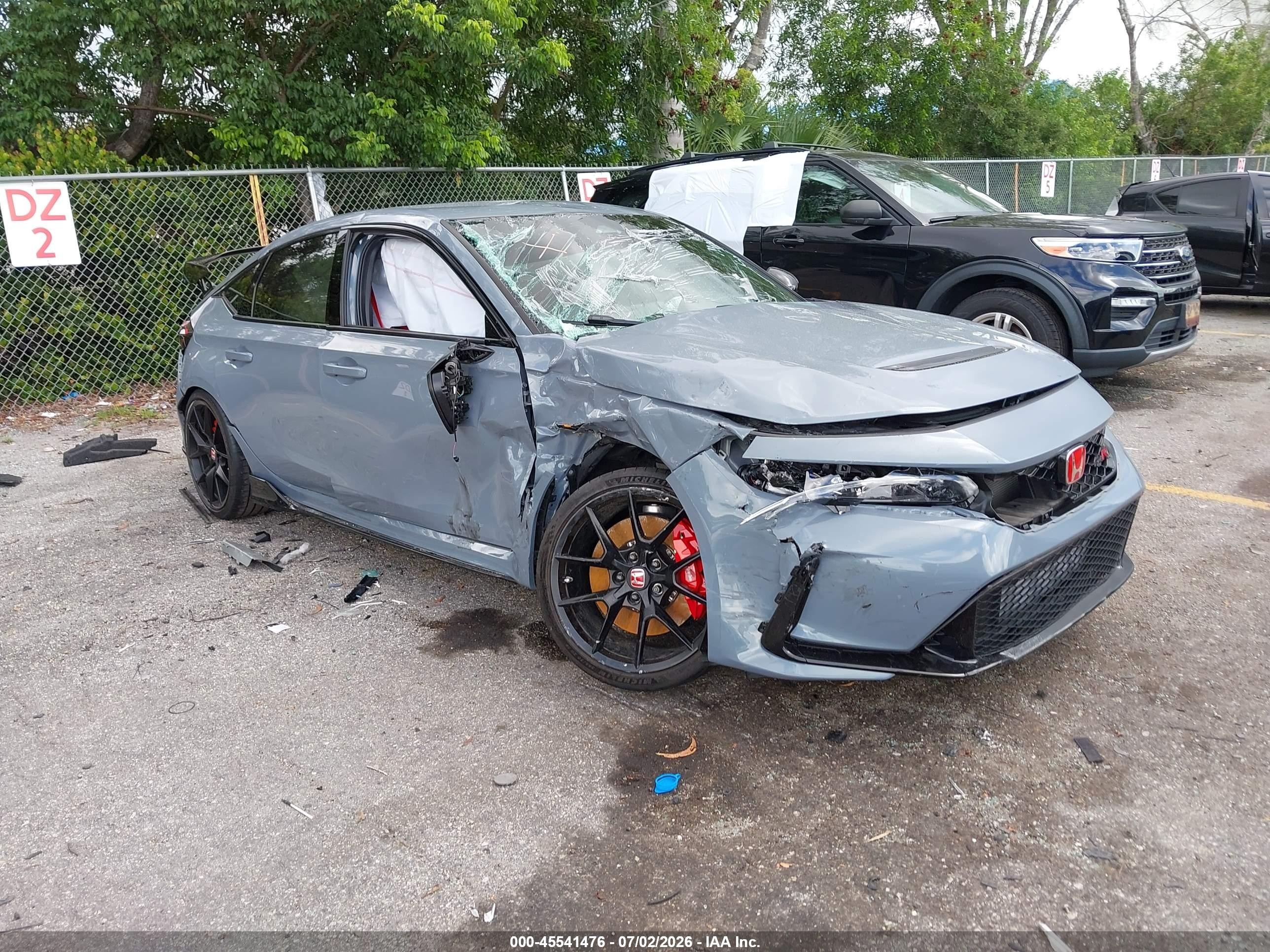 2024 Honda Civic Type R, VIN JHMFL5G48RX000807 — Side