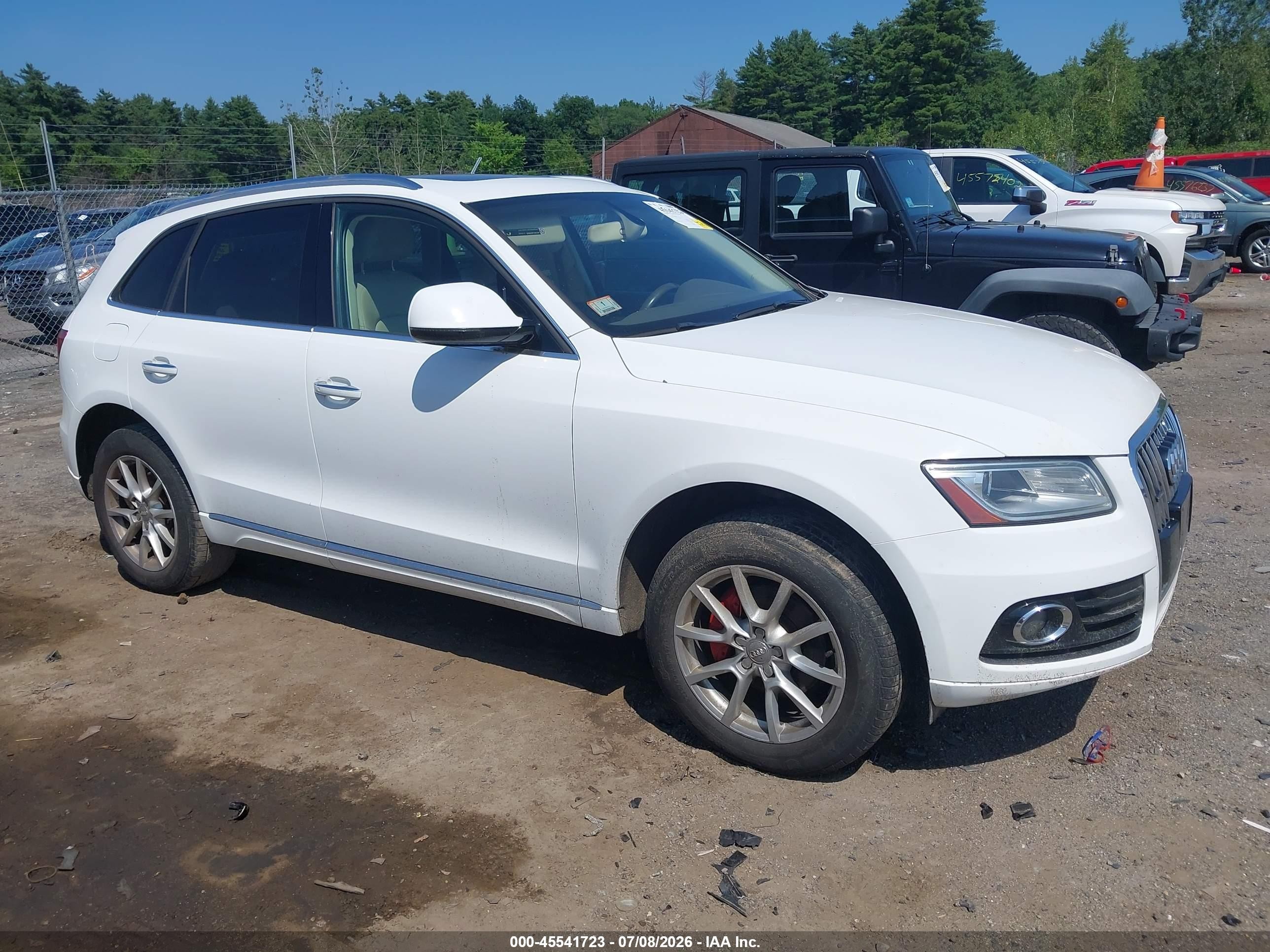 2016 Audi Q5 Premium, VIN WA1C2AFP0GA124107 — Side
