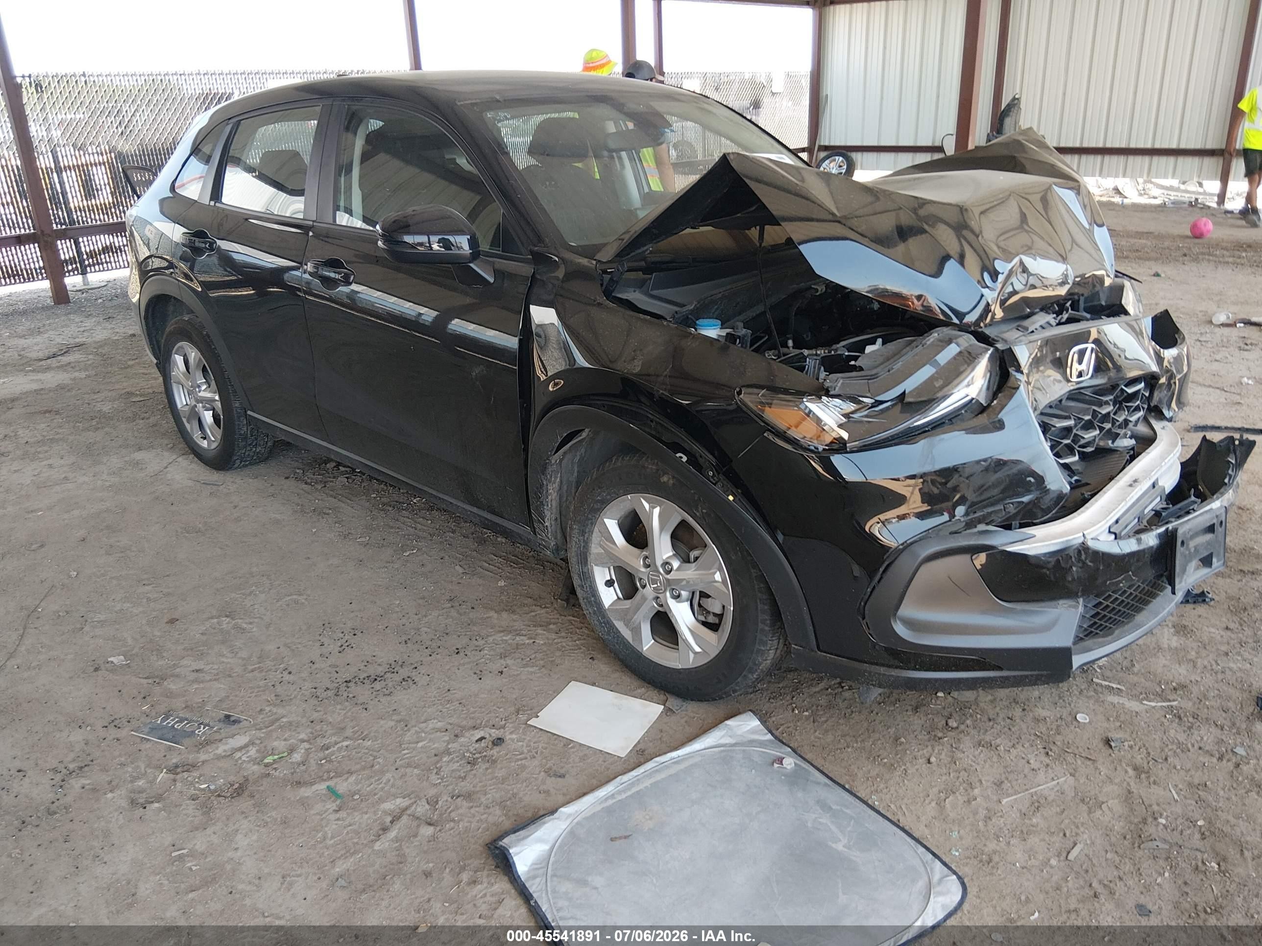 2023 Honda HR-V LX, VIN 3CZRZ2H38PM745314 — Front end