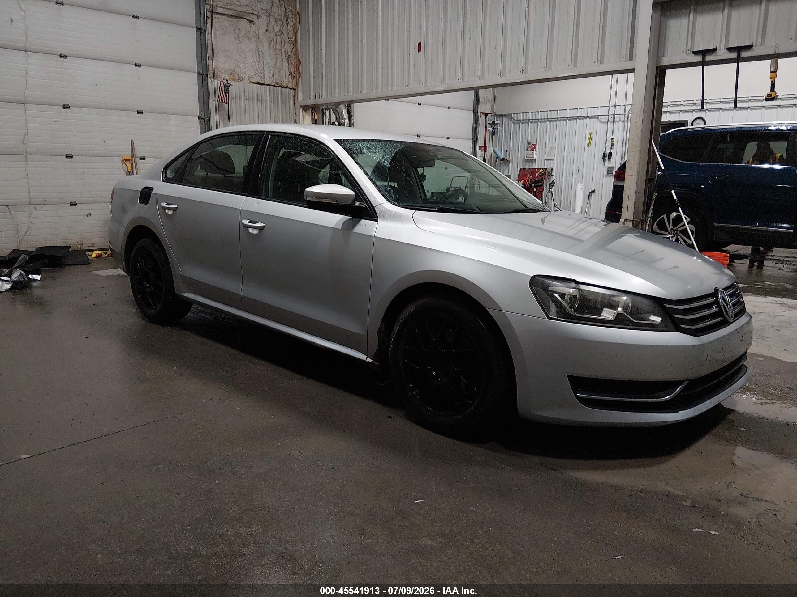 2013 Volkswagen Passat S, VIN 1VWAP7A30DC112624 — Front end