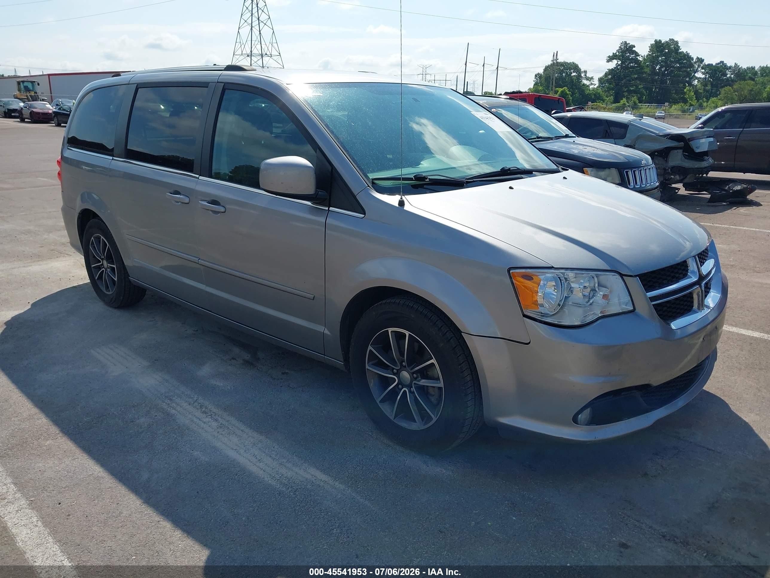 2017 Dodge Grand Caravan SXT, VIN 2C4RDGCG7HR709829 — Not stated