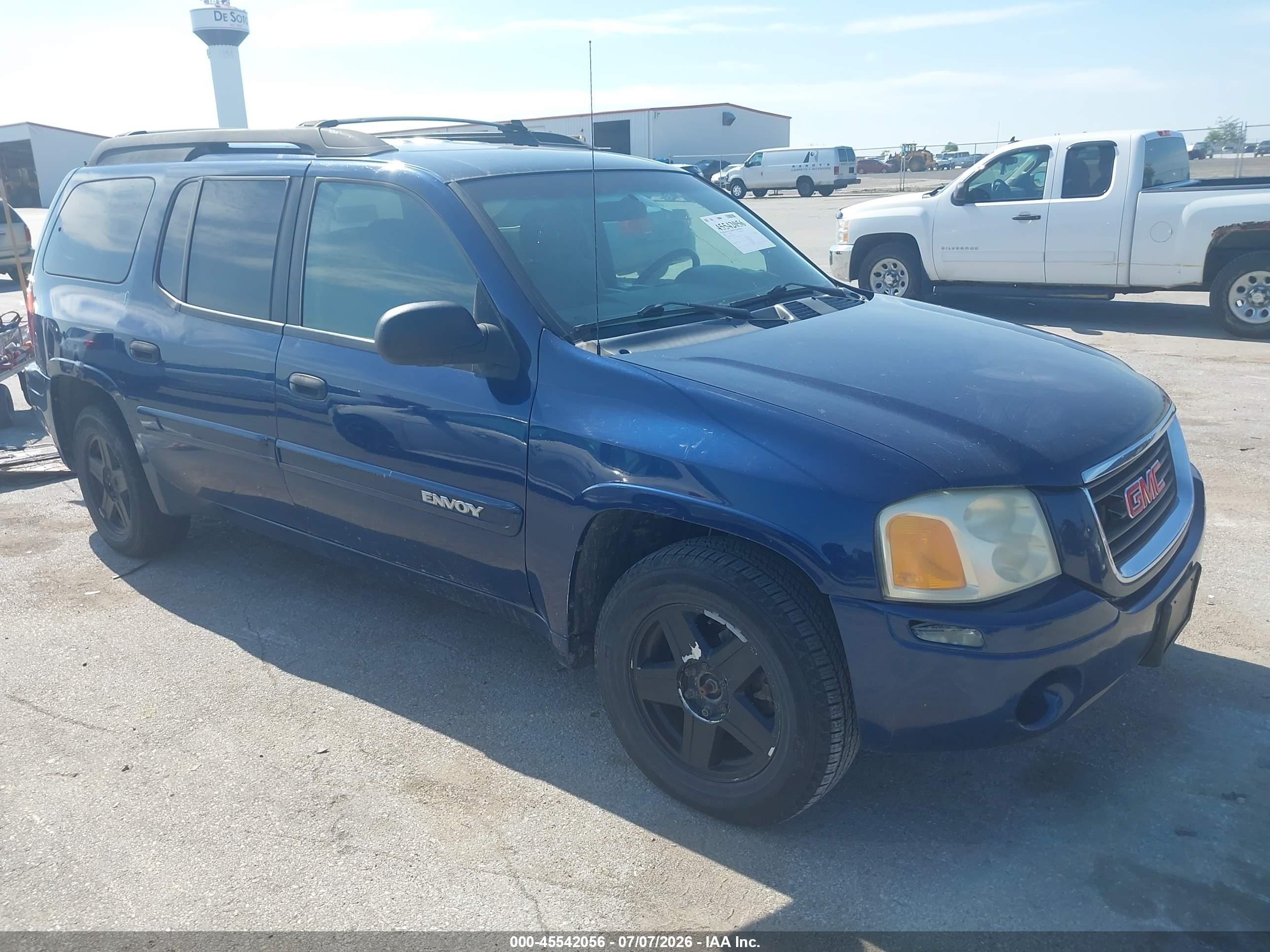 2004 GMC Envoy SLE, VIN 1GKET16S246113399 — Side