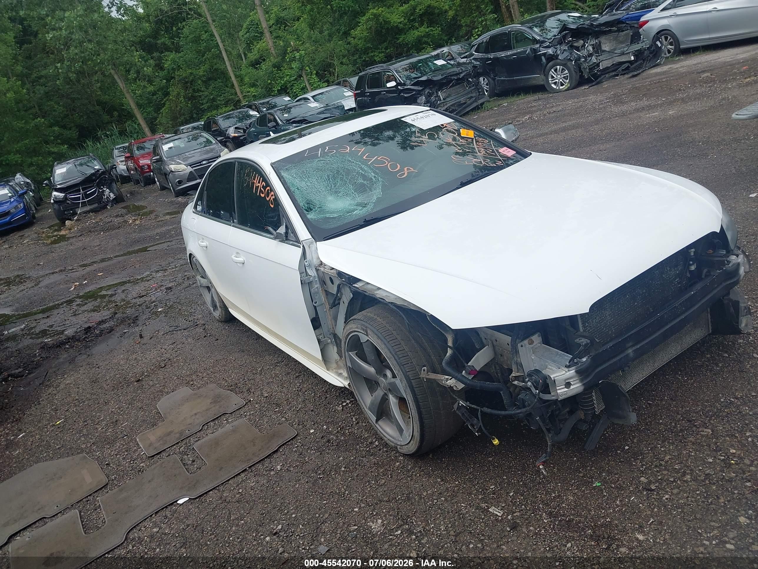 2010 Audi S4 Premium Plus, VIN WAUBGAFLXAA147429 — Перед