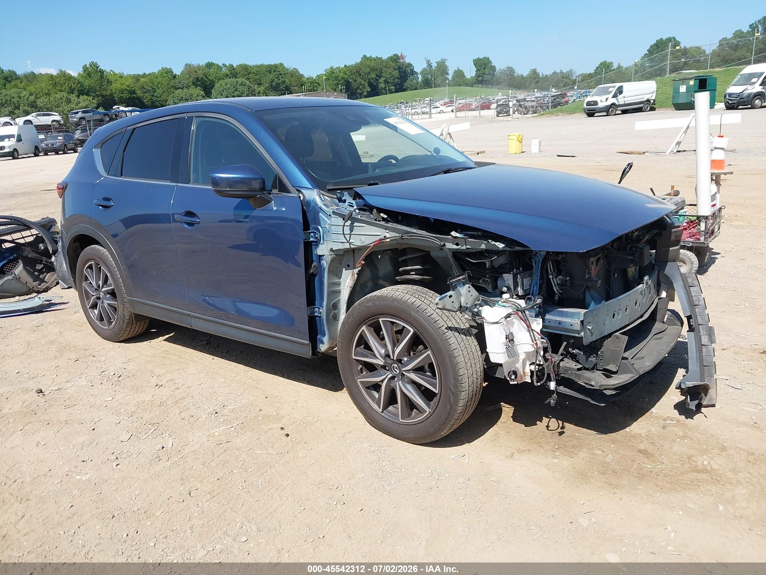 2018 Mazda CX-5 Grand Touring, VIN JM3KFBDM2J0315861 — Front end