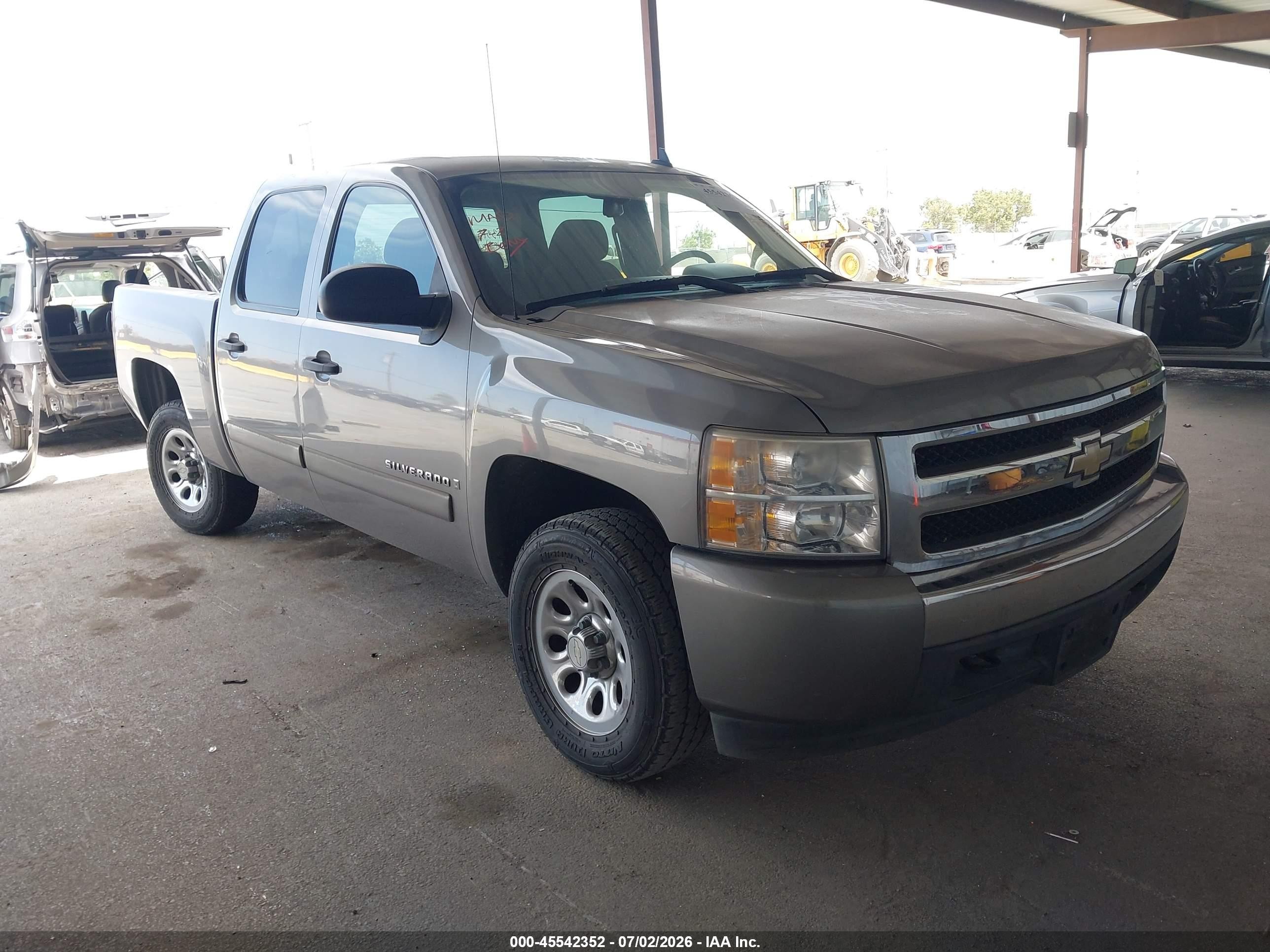 2008 Chevrolet Silverado 1500 LS, VIN 2GCEC13C481198803 — Зад