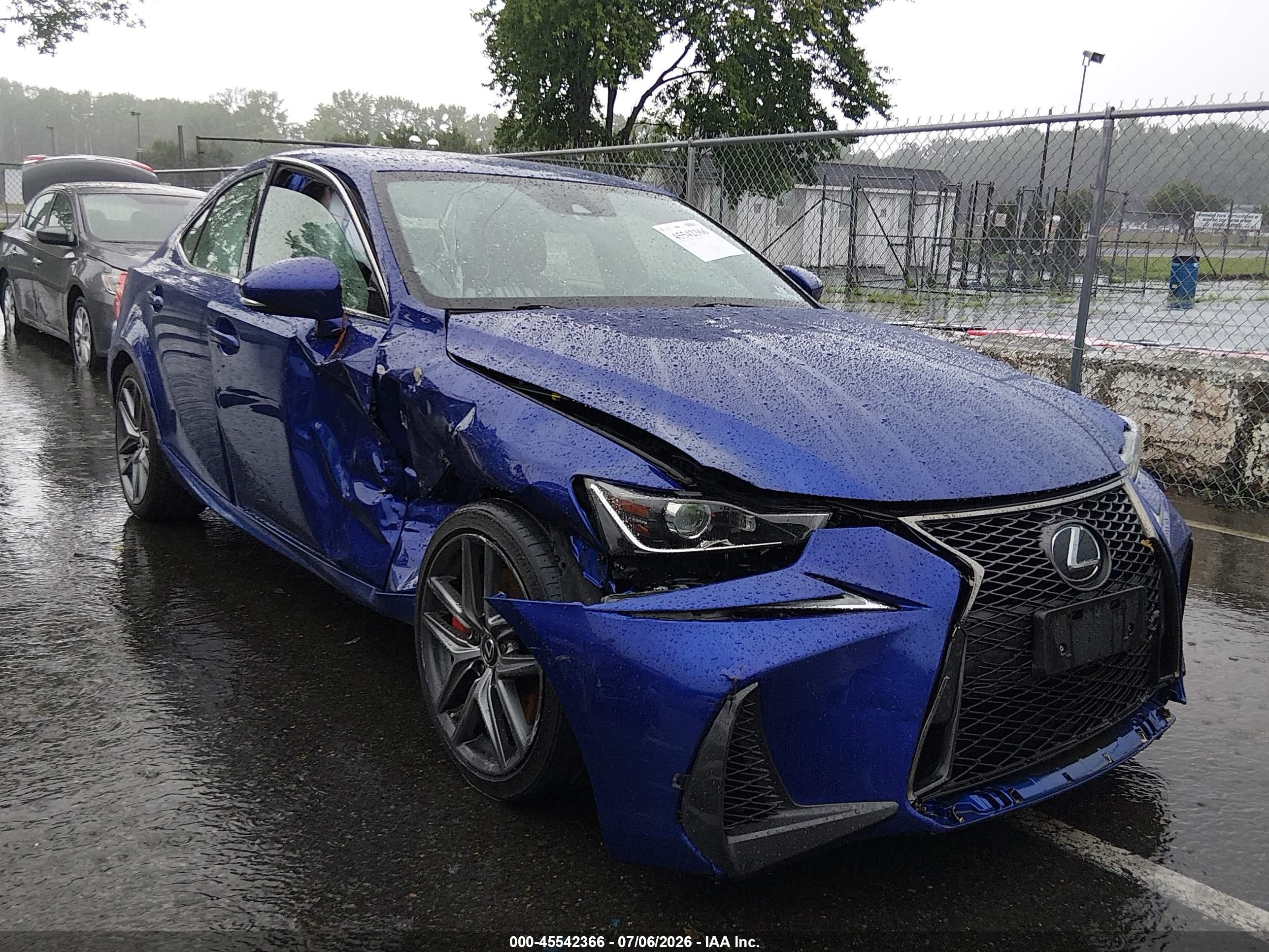 2019 Lexus IS 300 F Sport, VIN JTHC81D29K5038029 — Бок