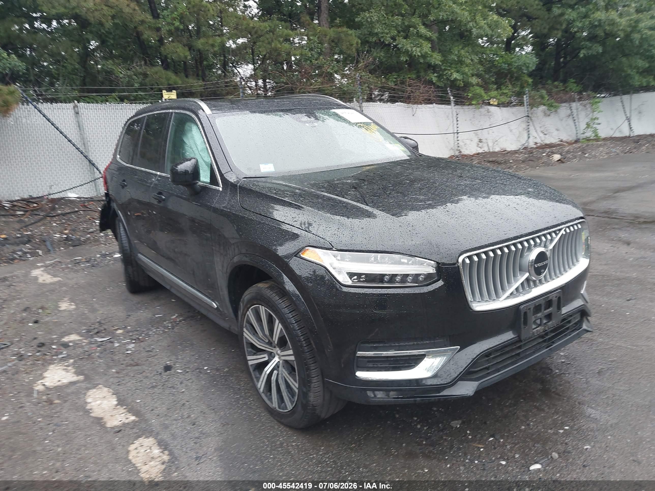 2024 Volvo XC90 Plus Bright Theme, VIN YV4062PE3R1179957 — Rear end