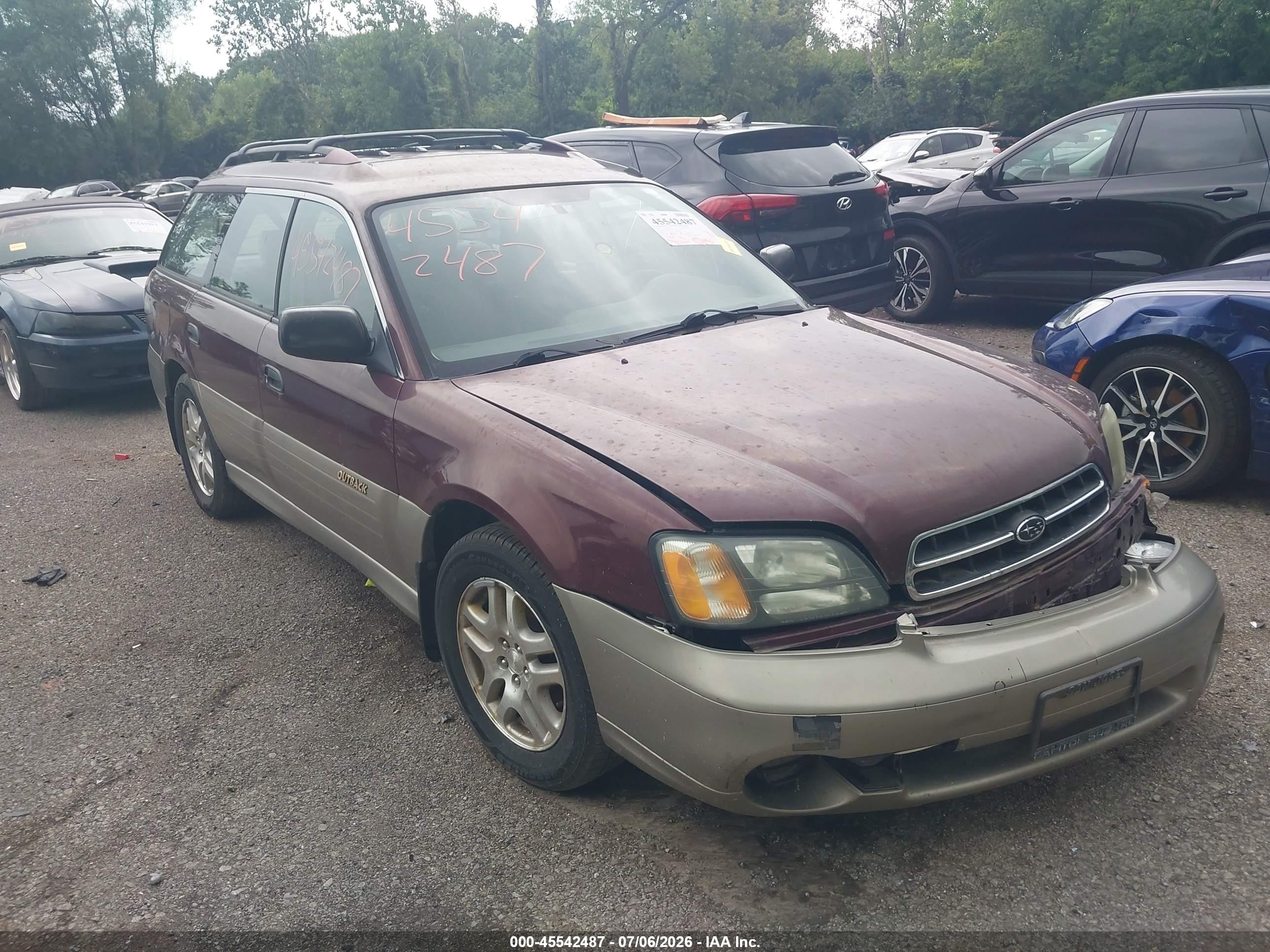 2001 Subaru Legacy Outback, VIN 4S3BH665X17643424 — Перед
