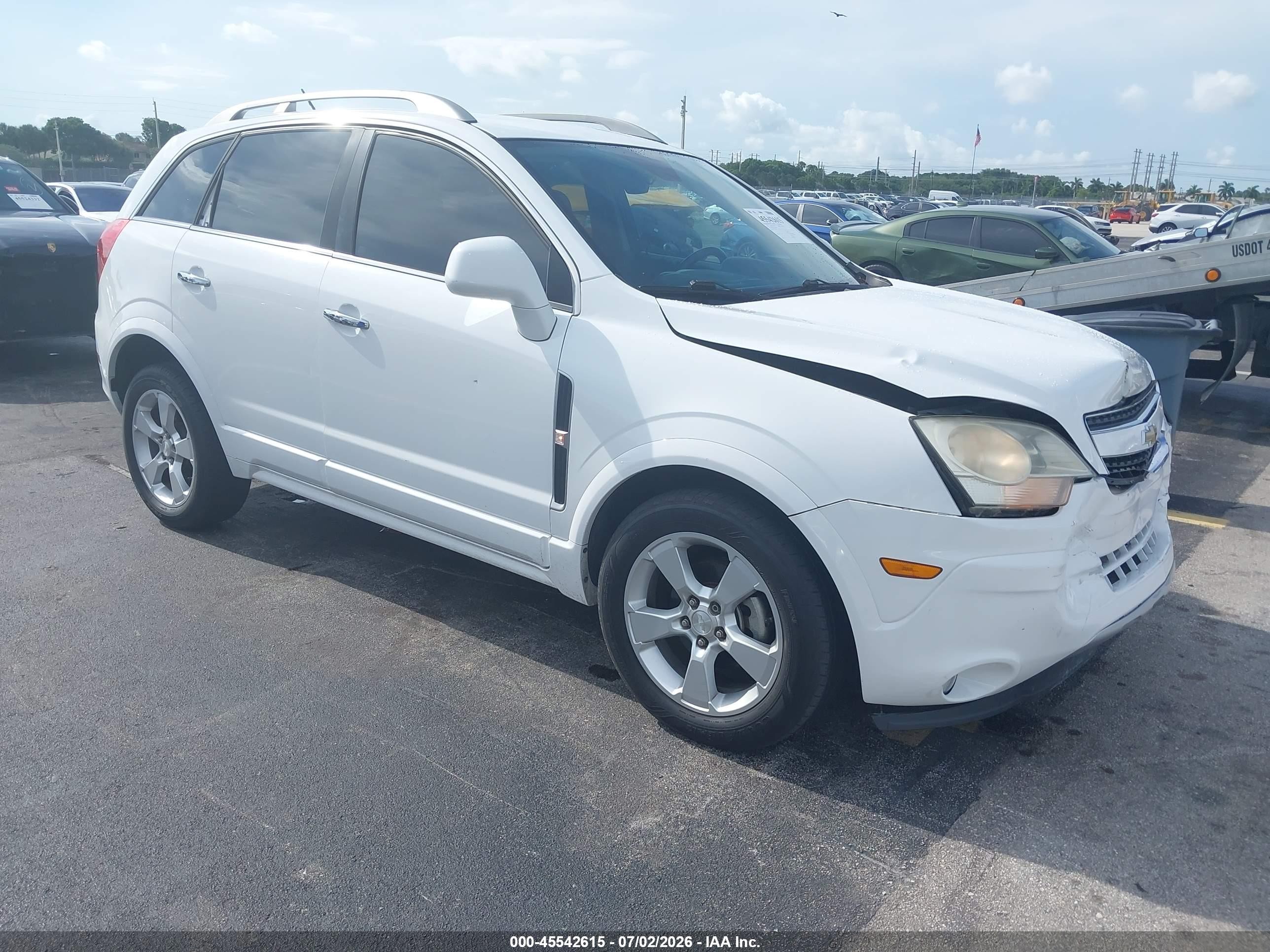 2014 Chevrolet Captiva Sport LT, VIN 3GNAL3EK0ES600841 — Front end