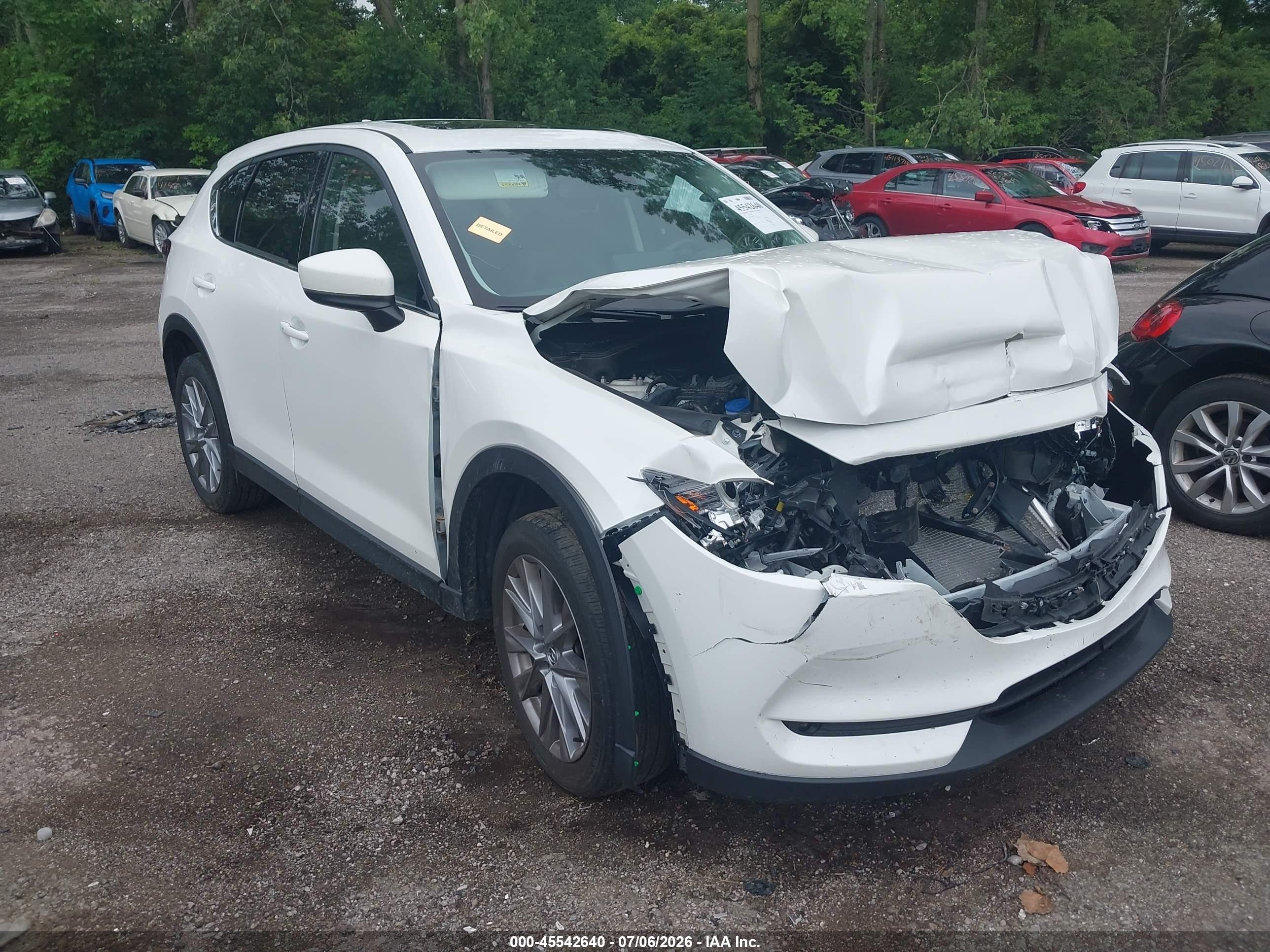 2021 Mazda CX-5 Grand Touring Reserve, VIN JM3KFBAY0M0308533 — Front end