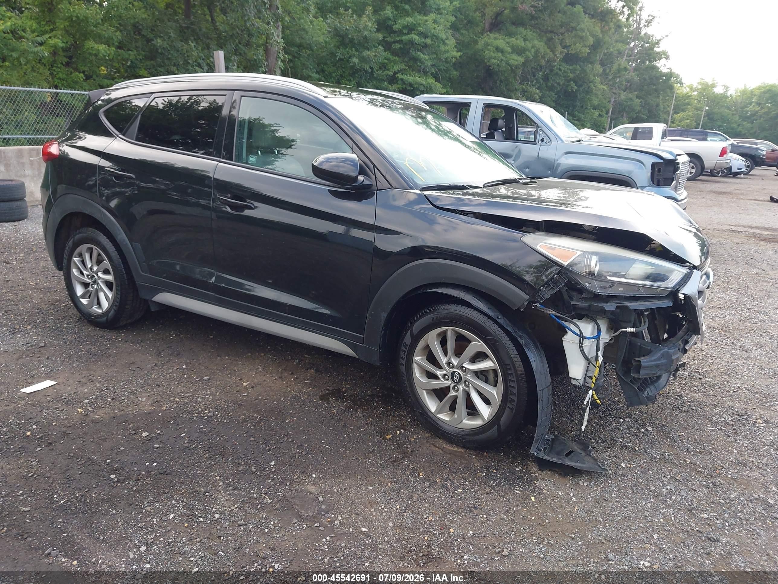 2018 Hyundai Tucson SEL, VIN KM8J33A46JU655834 — Перед