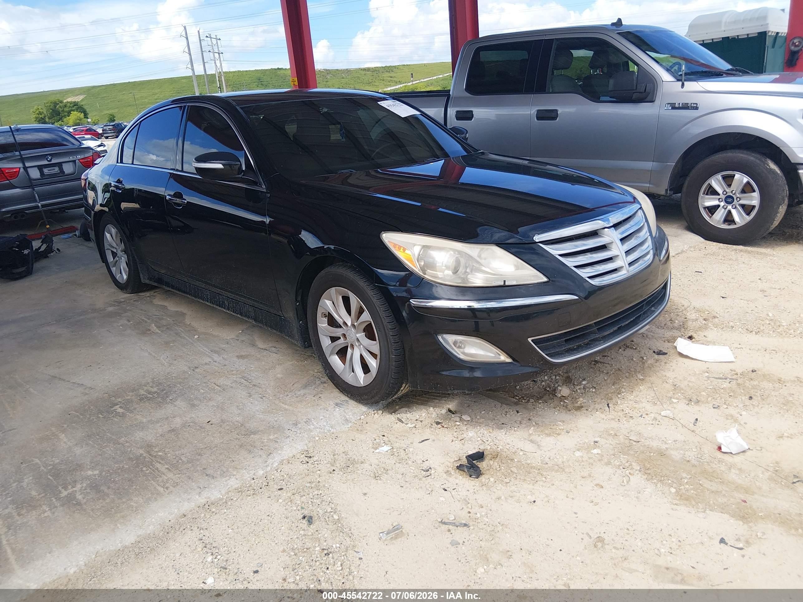 2013 Hyundai Genesis 3.8L, VIN KMHGC4DD5DU241914 — Side