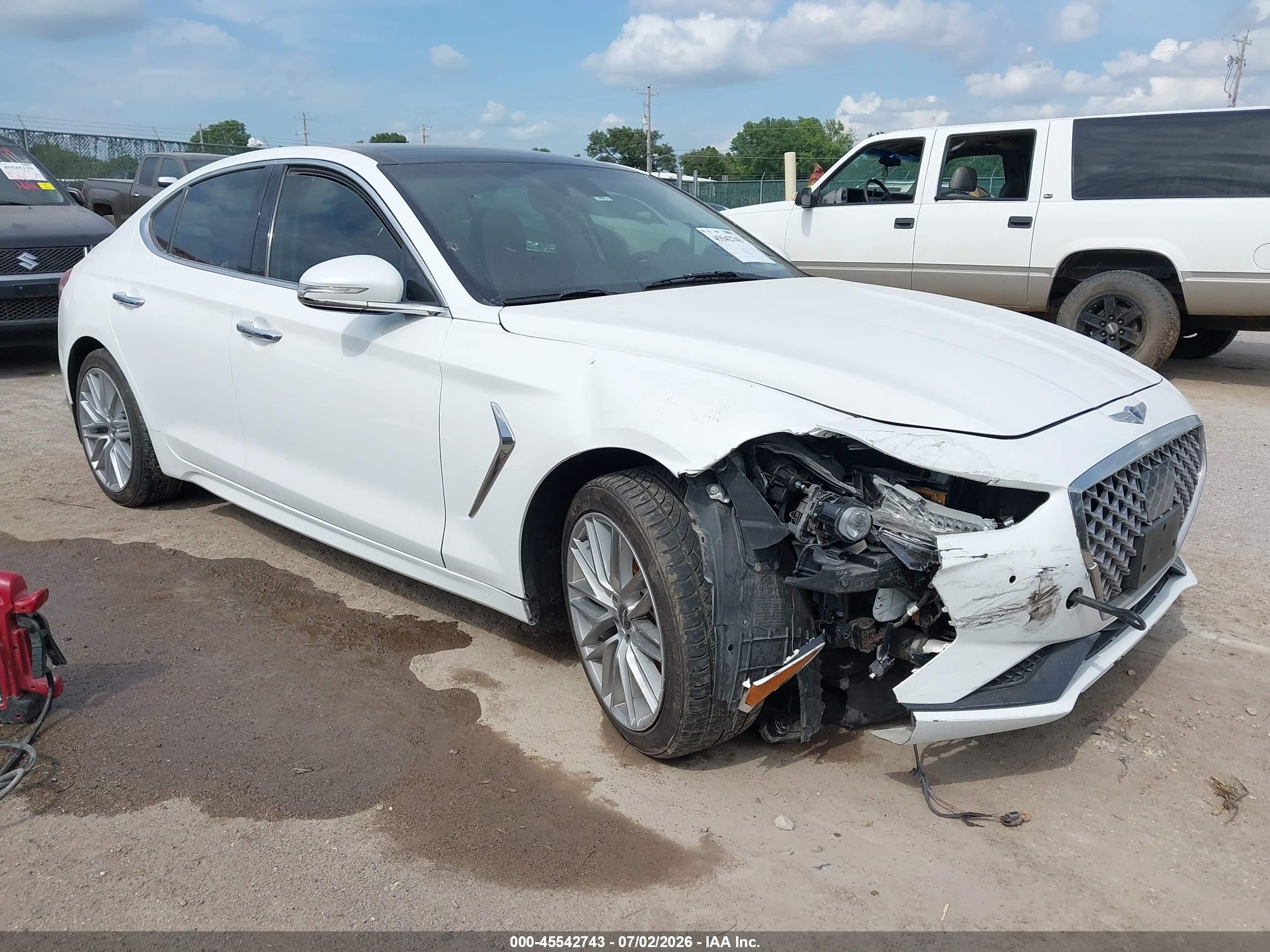 2020 Genesis G70 2.0T, VIN KMTG34LA0LU060246 — Front end