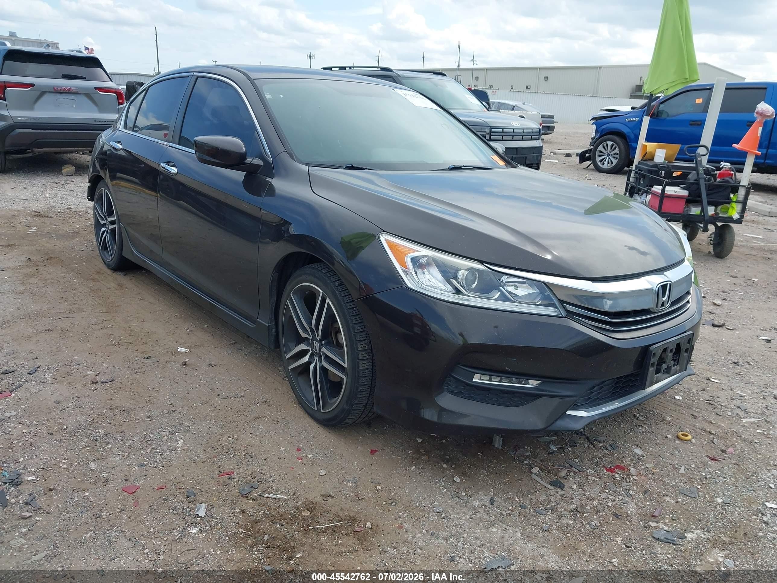 2017 Honda Accord Sport SE, VIN 1HGCR2F16HA018069 — Rear end