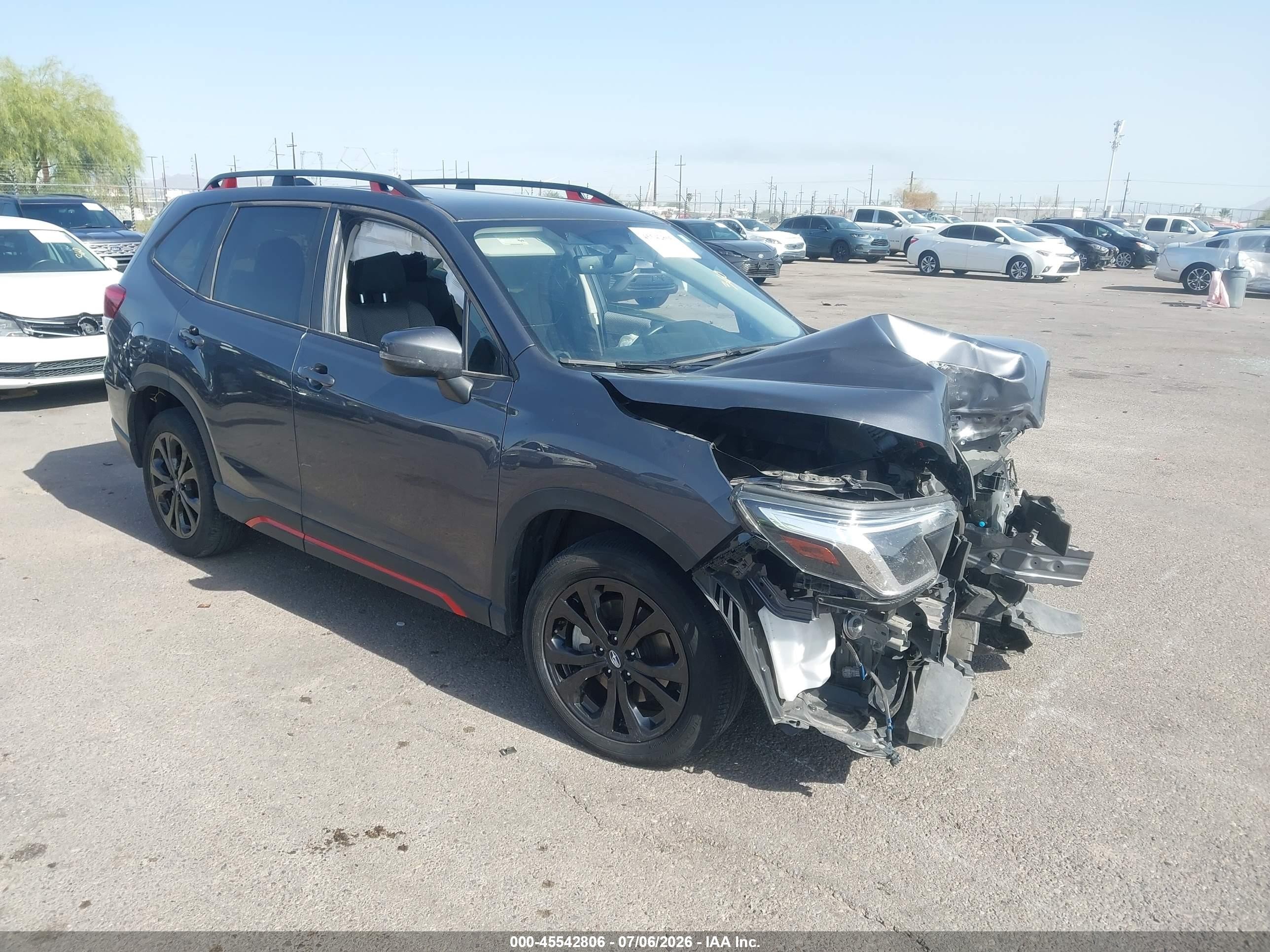 2024 Subaru Forester Special Sports, VIN JF2SKAGC4RH452221 — Перед