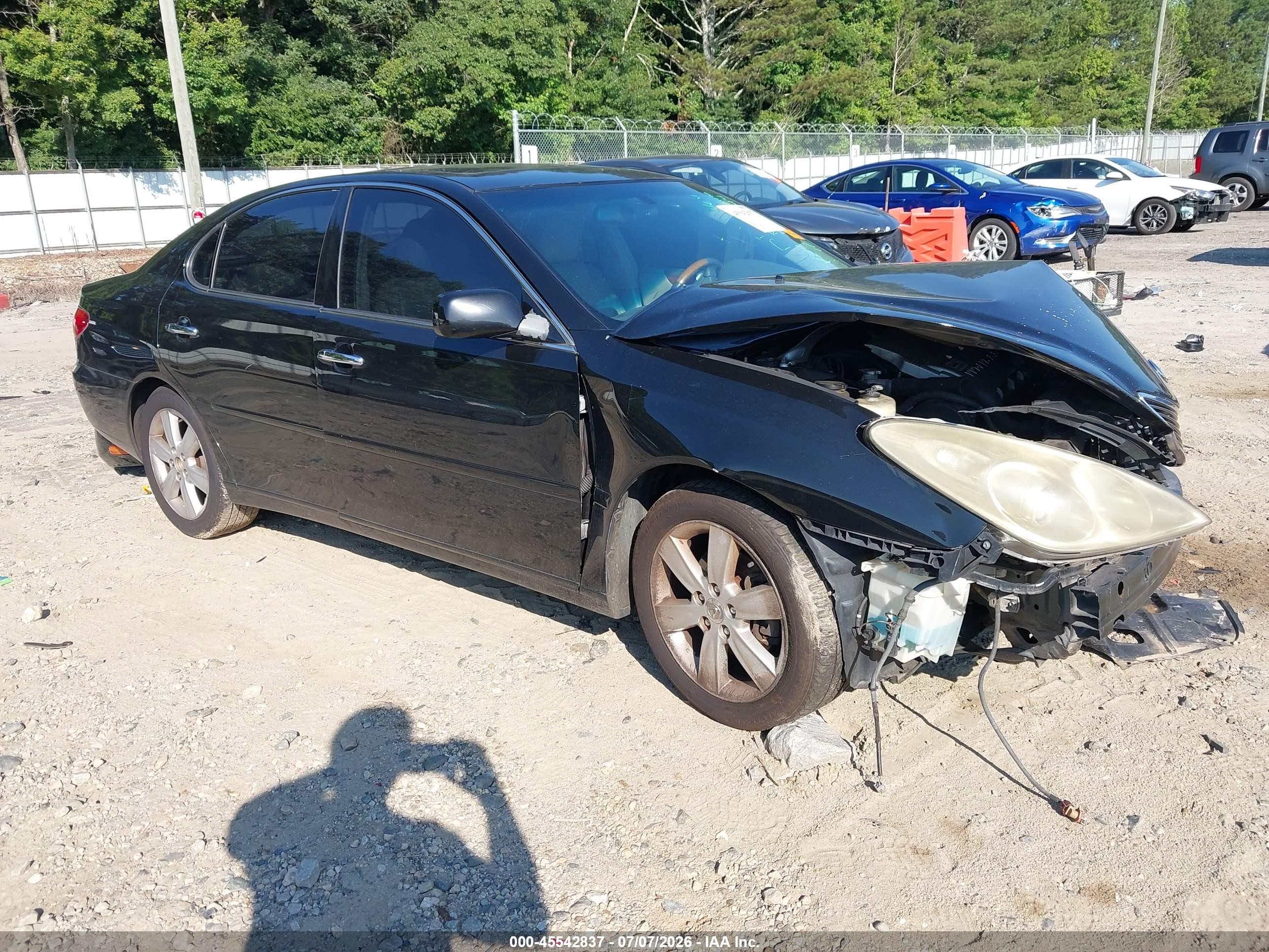 2005 Lexus ES 350, VIN JTHBA30G455116444 — Перед
