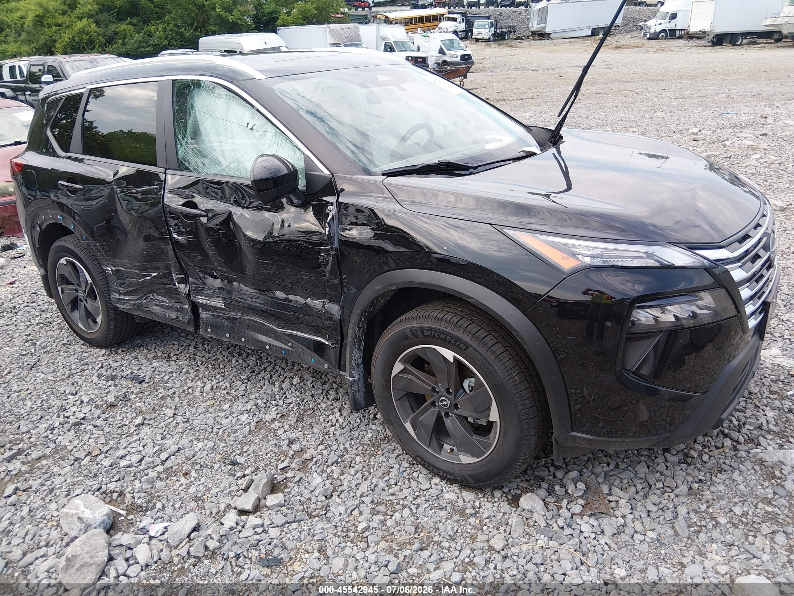 2024 Nissan Rogue SV, VIN JN8BT3BB1RW424401 — Side