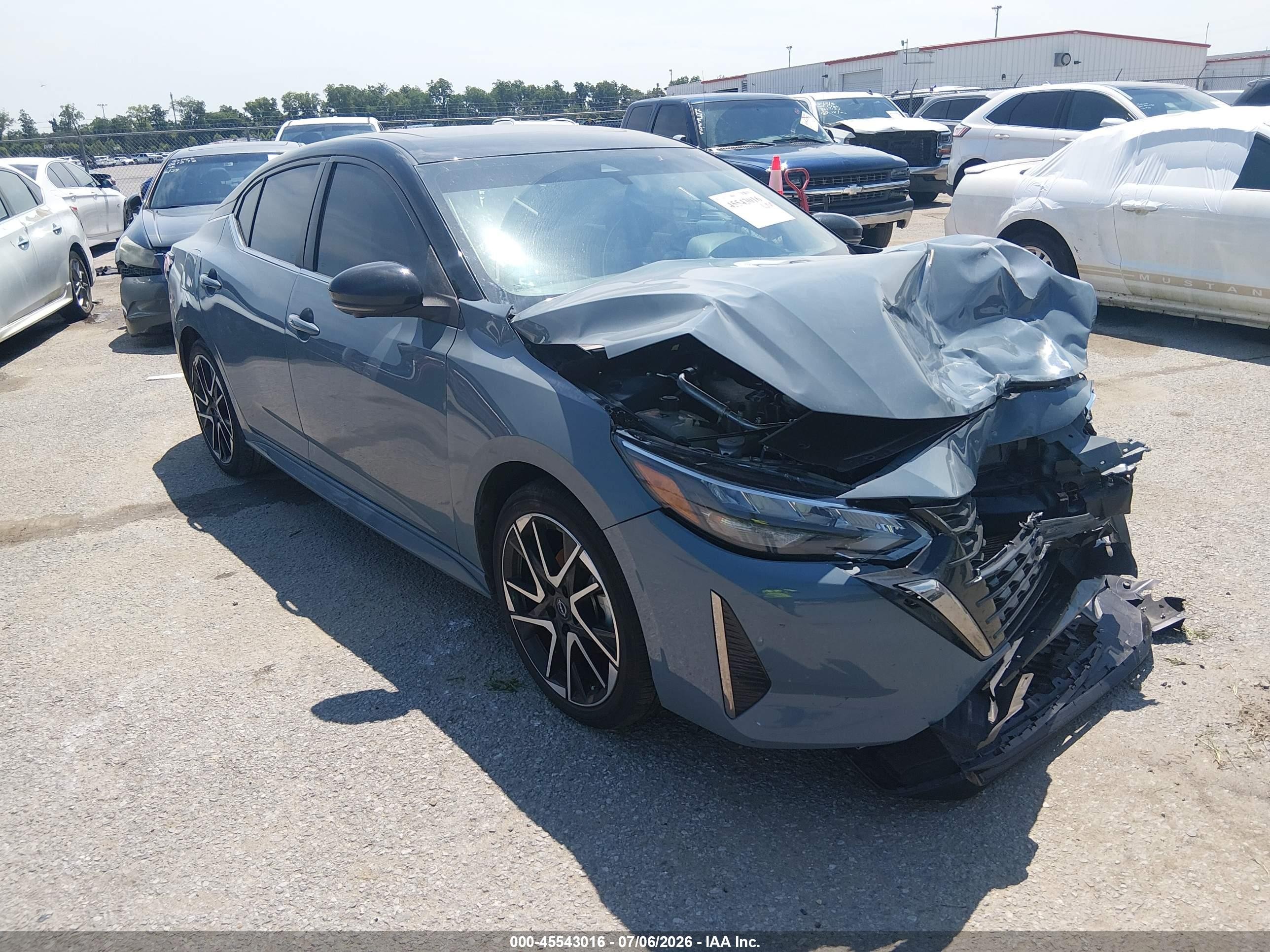 2025 Nissan Sentra SR, VIN 3N1AB8DV5SY232530 — Front end