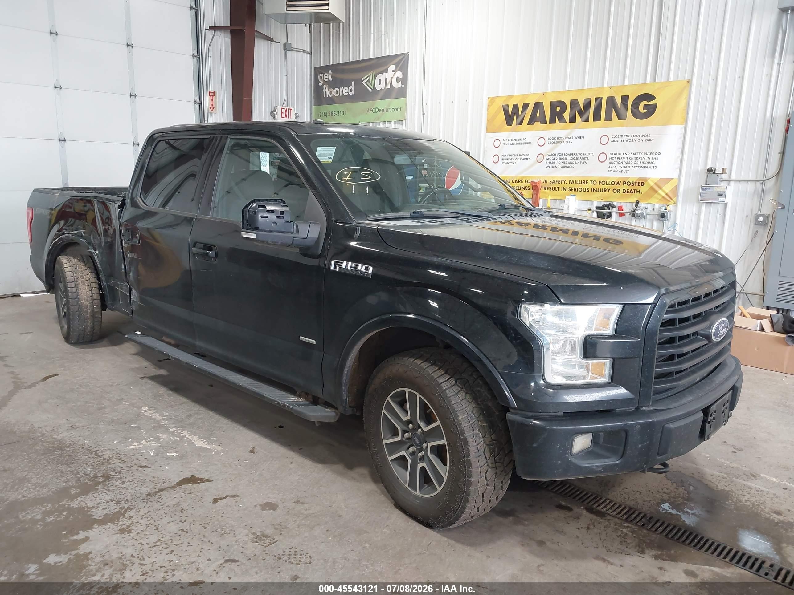 2016 Ford F-150 Lariat, VIN 1FTFW1EG0GKG00388 — Бок