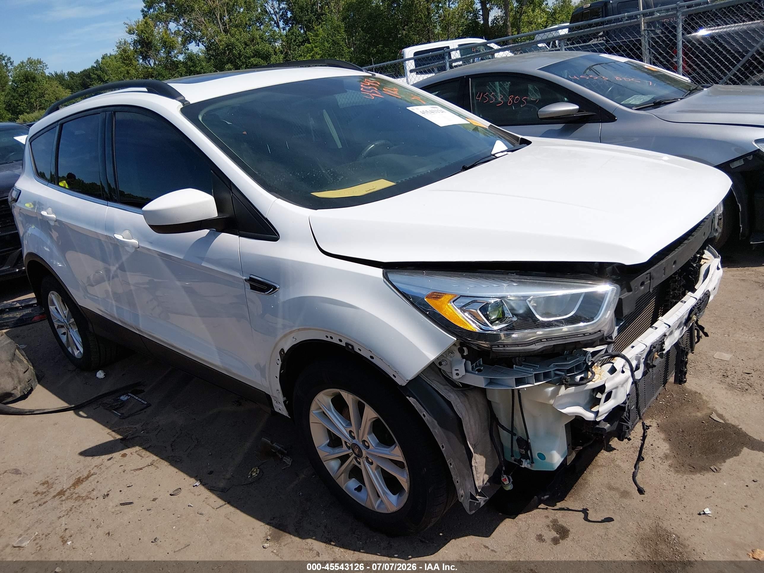 2018 Ford Escape SEL, VIN 1FMCU0HD3JUD03157 — Front end