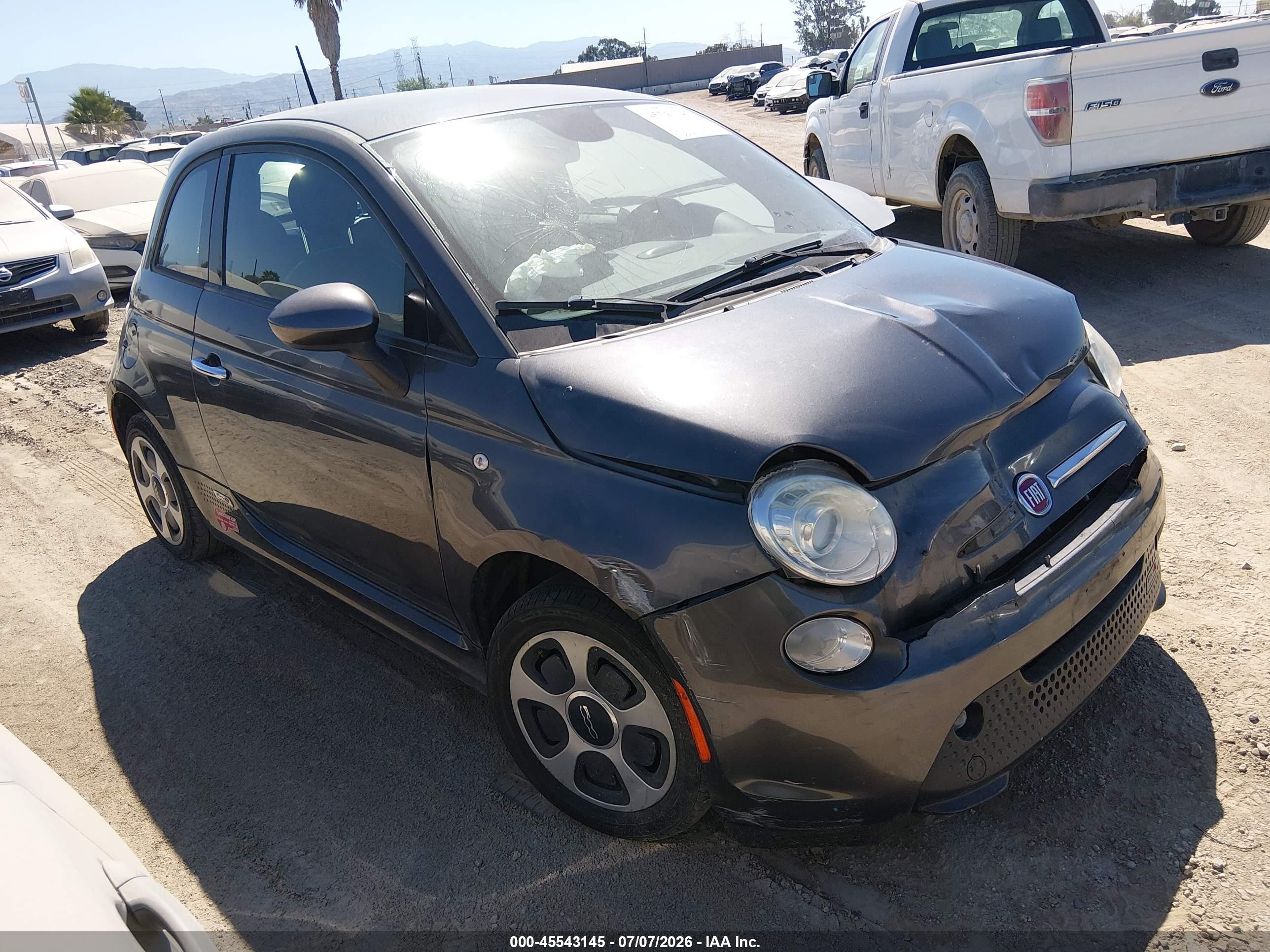 2014 FIAT 500e, VIN 3C3CFFGEXET175872 — Front end