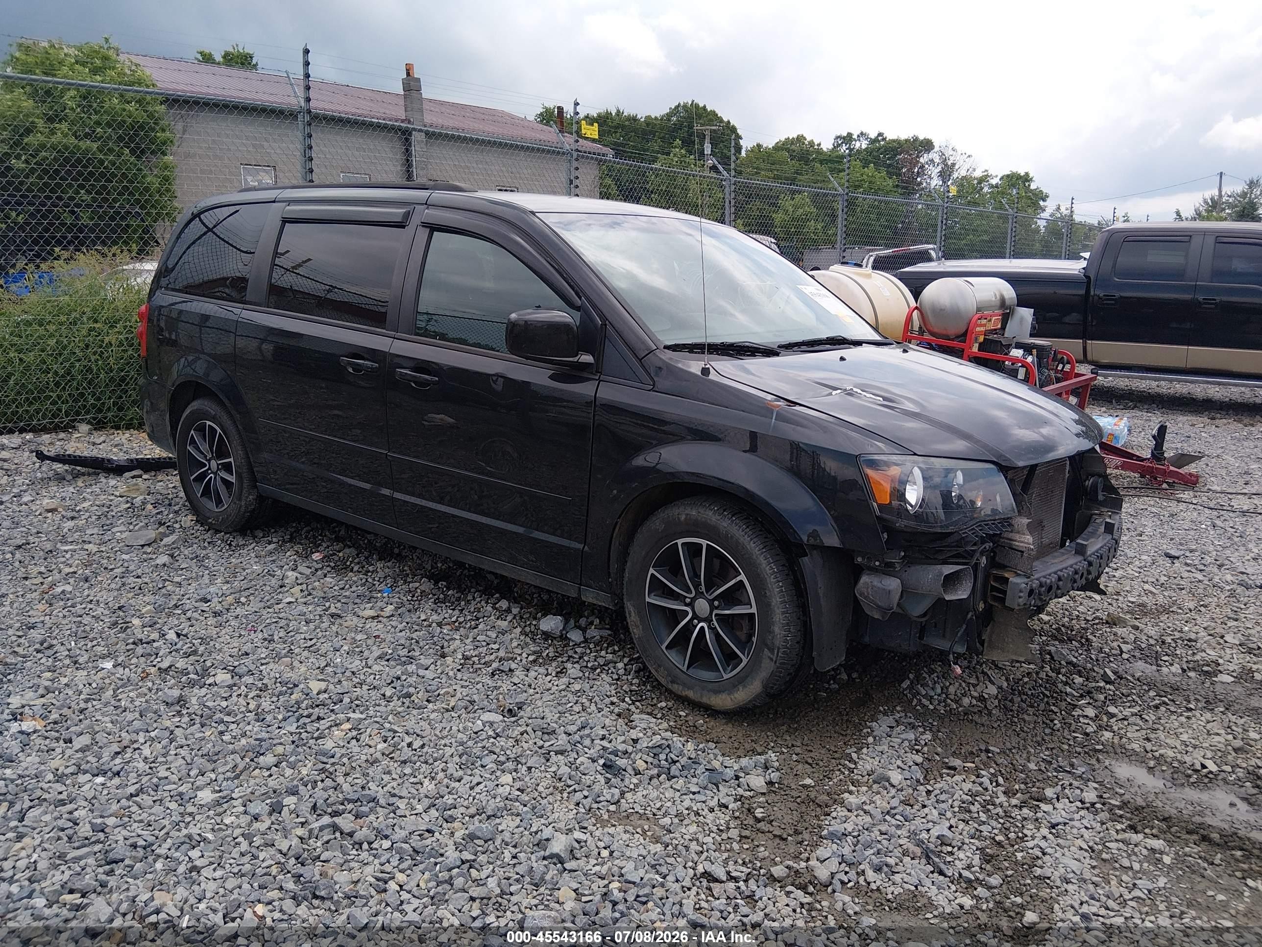 2016 Dodge Grand Caravan R/T, VIN 2C4RDGEG7GR384417 — Перед