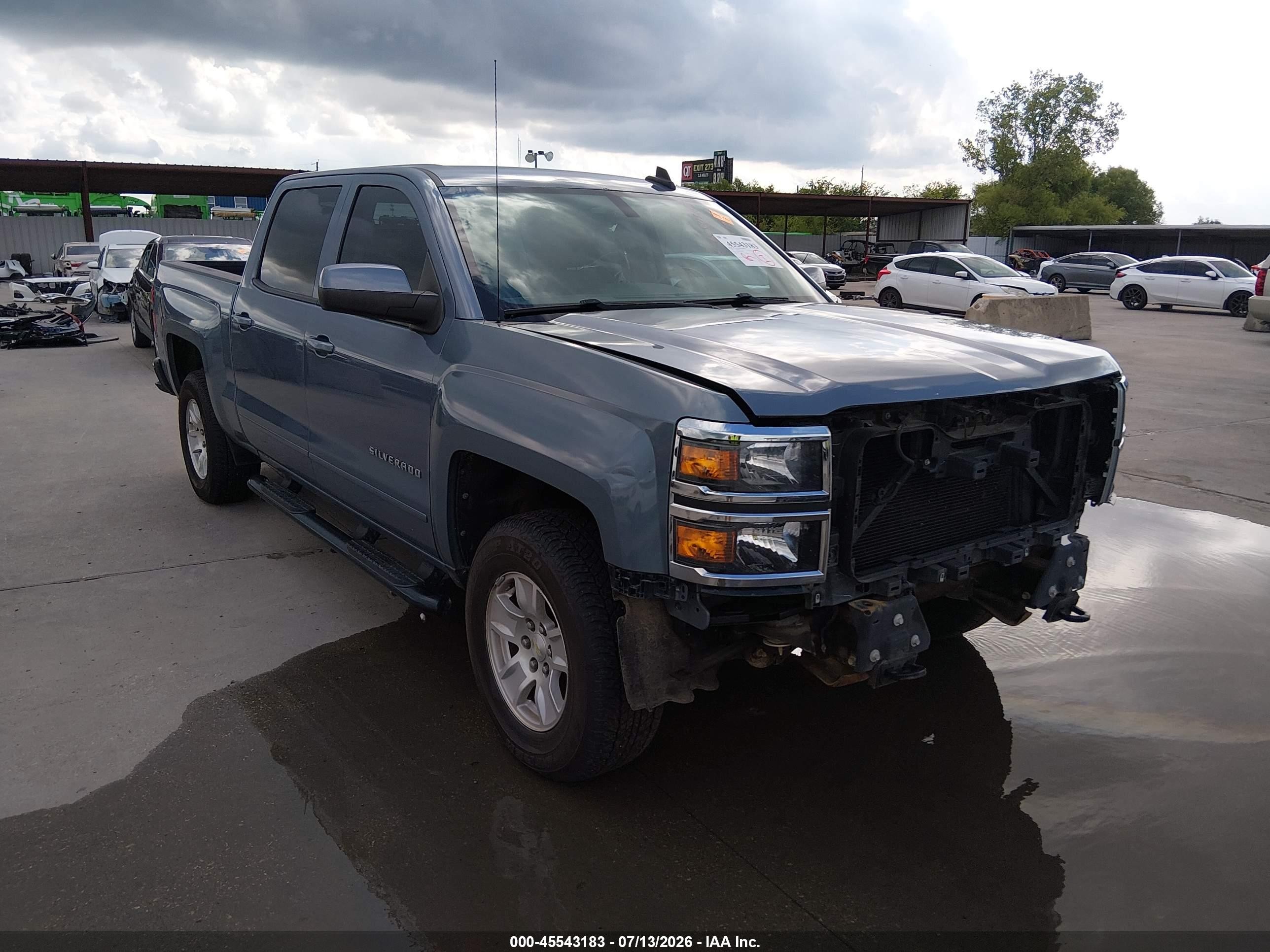 2015 Chevrolet Silverado 1500 LT, VIN 3GCUKREC4FG305377 — Front end