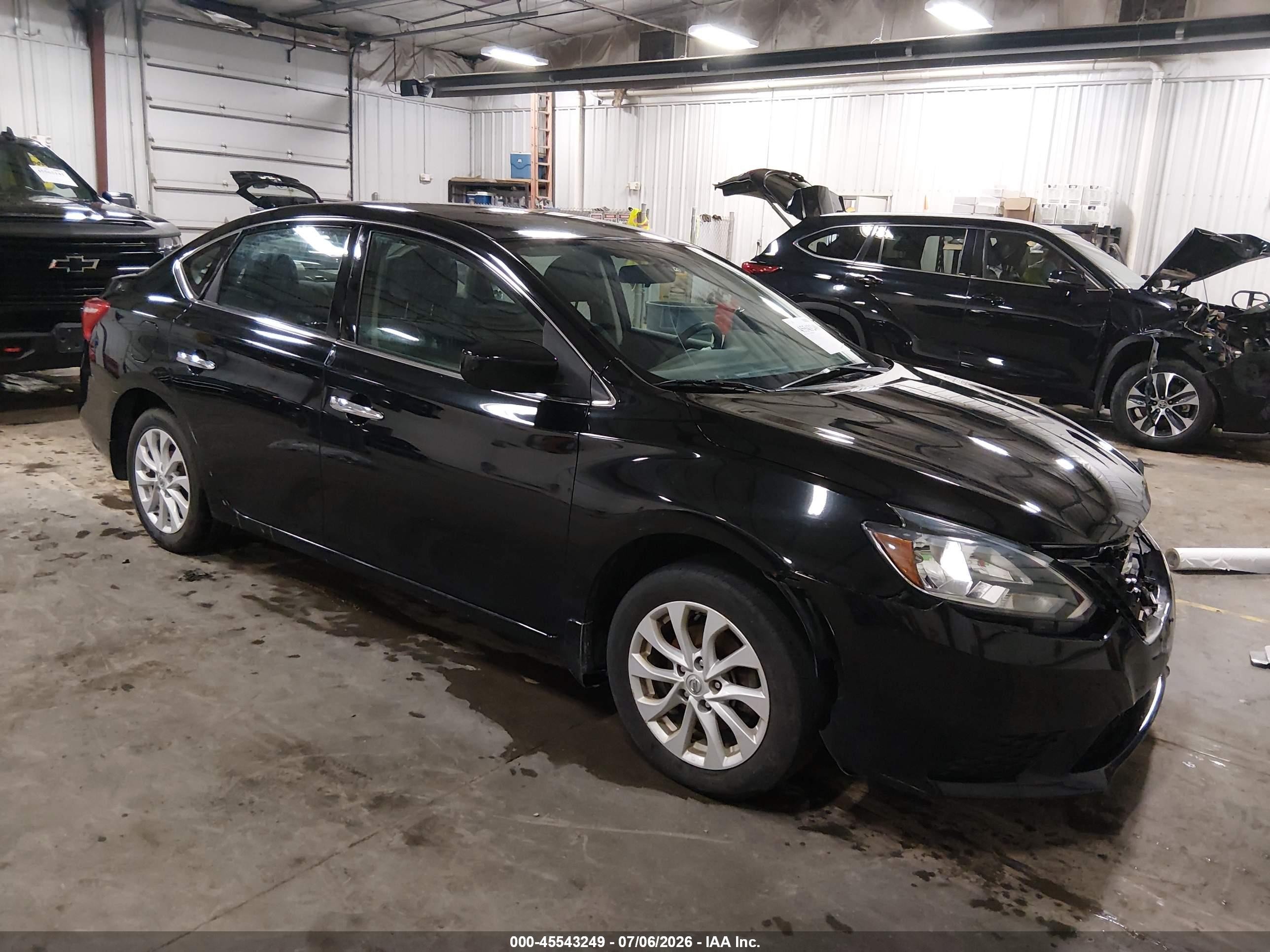 2018 Nissan Sentra SR, VIN 3N1AB7AP6JY234110 — Перед