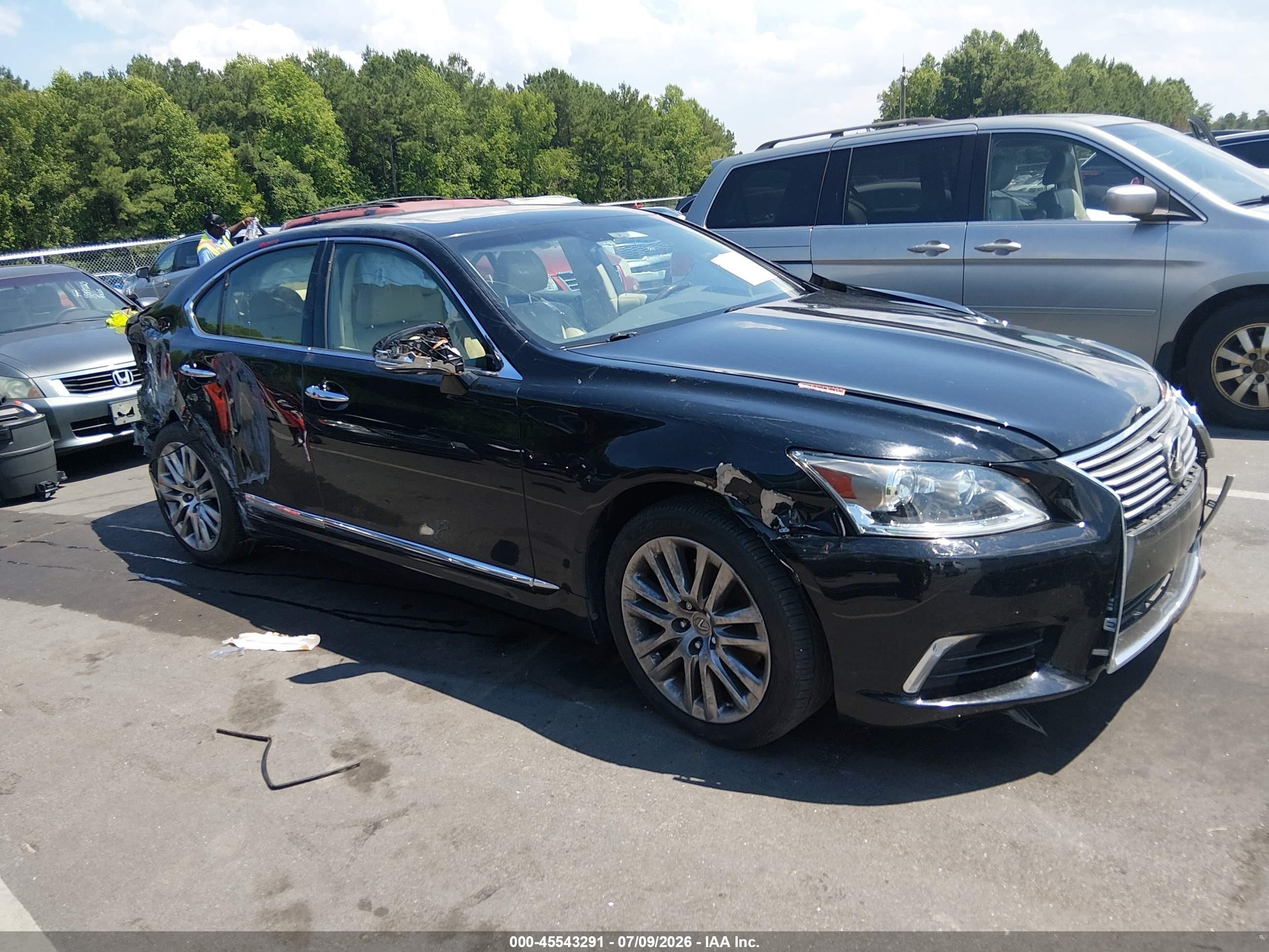 2016 Lexus LS 460, VIN JTHBL5EF1G5139723 — All over