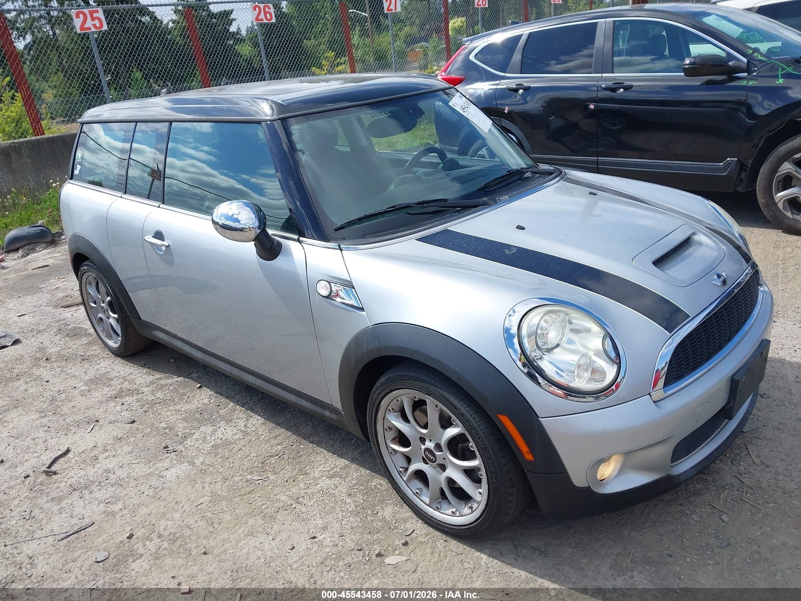 2009 MINI Clubman S, VIN WMWMM33519TP92621 — Зад