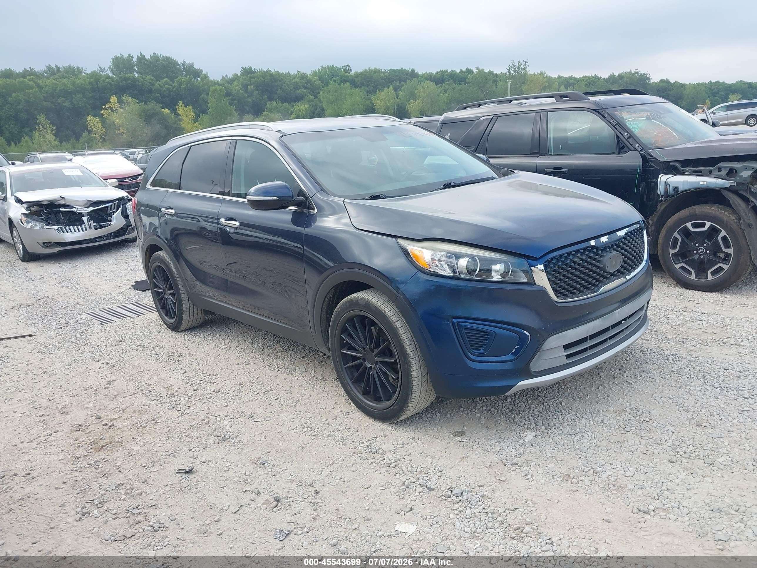 2016 Kia Sorento LX, VIN 5XYPG4A36GG063179 — Rear end
