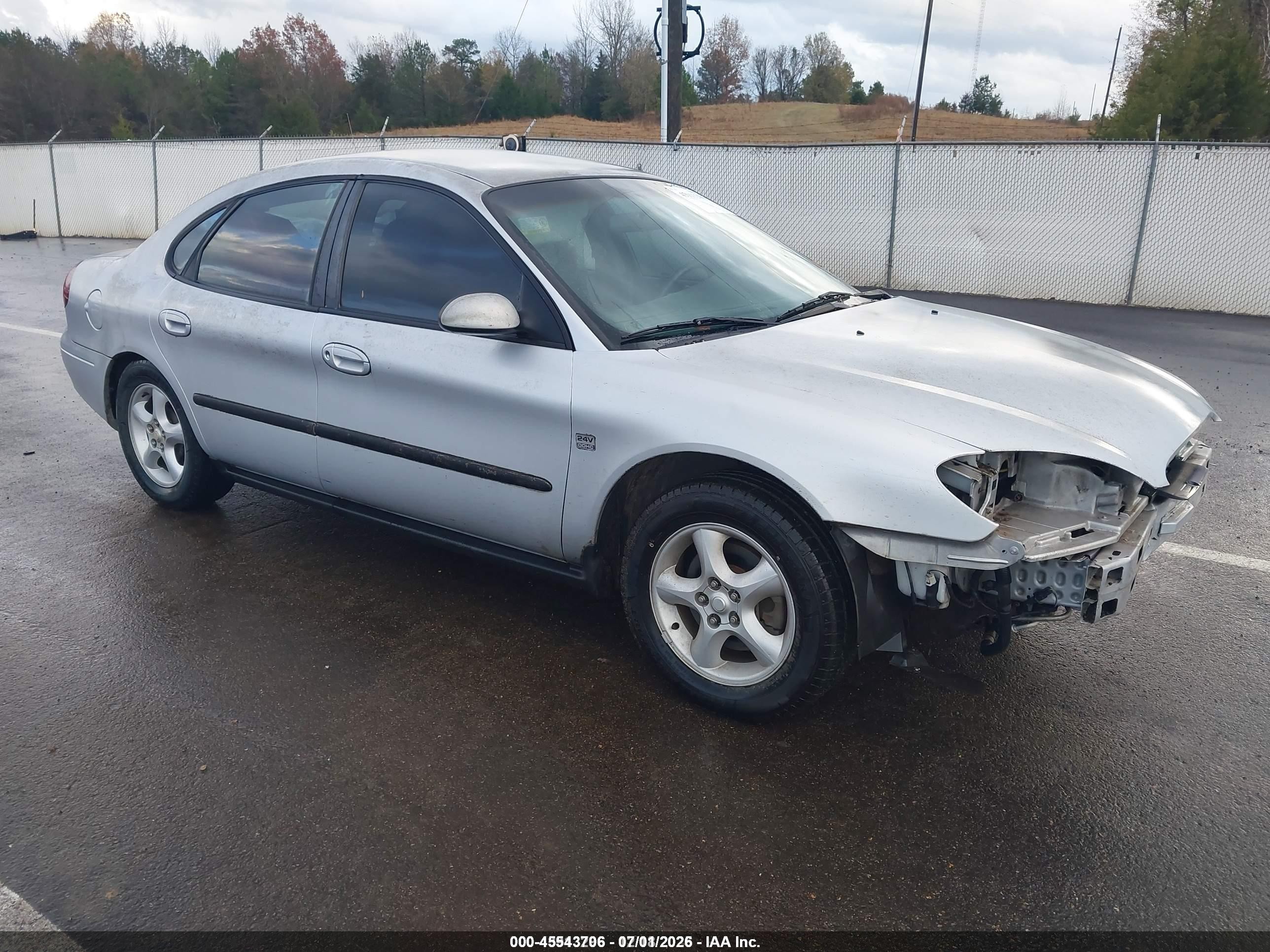 2001 Ford Taurus SES Standard, VIN 1FAFP55S21G191772 — Перед