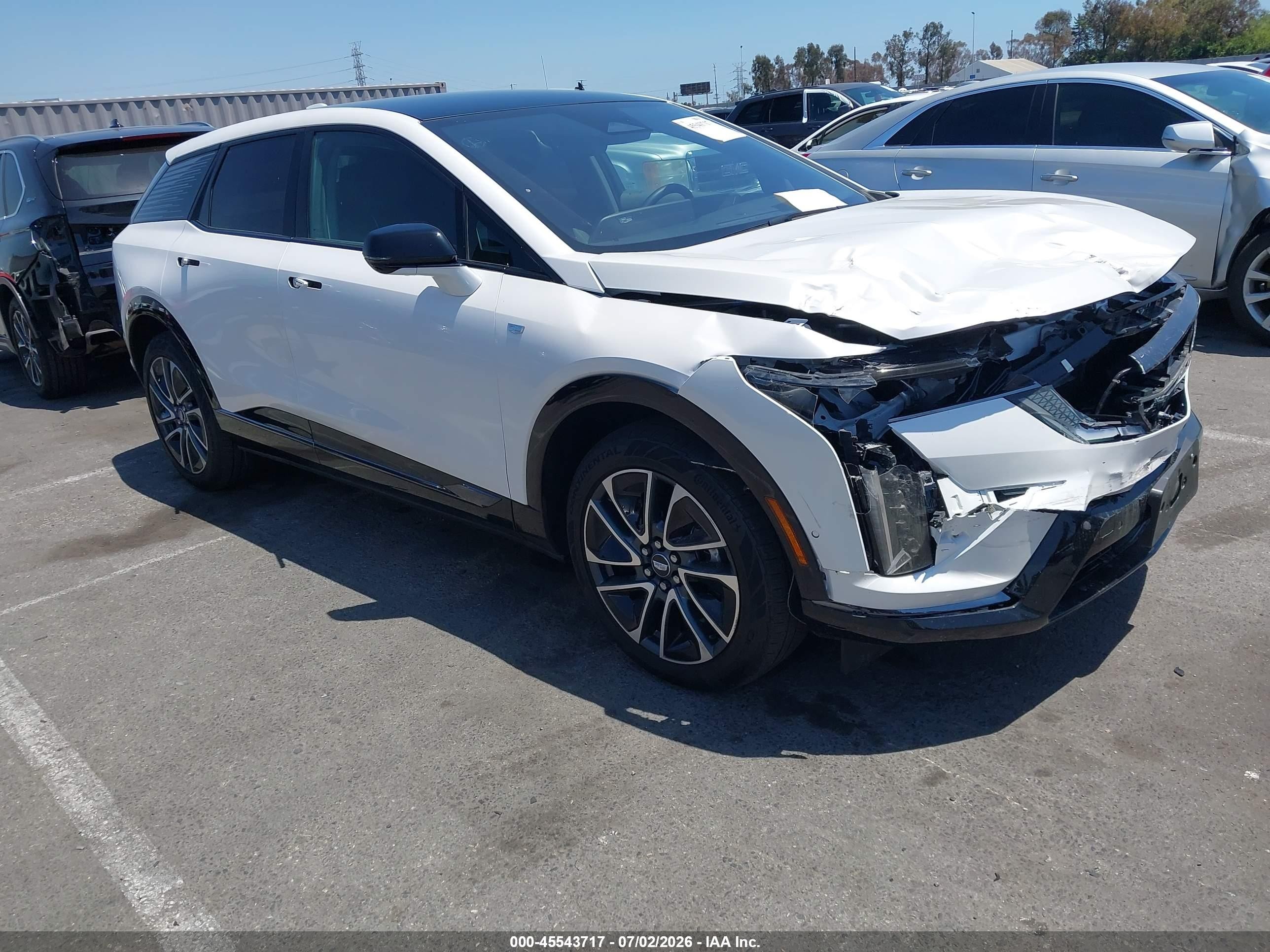 2025 Cadillac Optiq Sport, VIN 3GYK3GMR2SS207139 — Перед