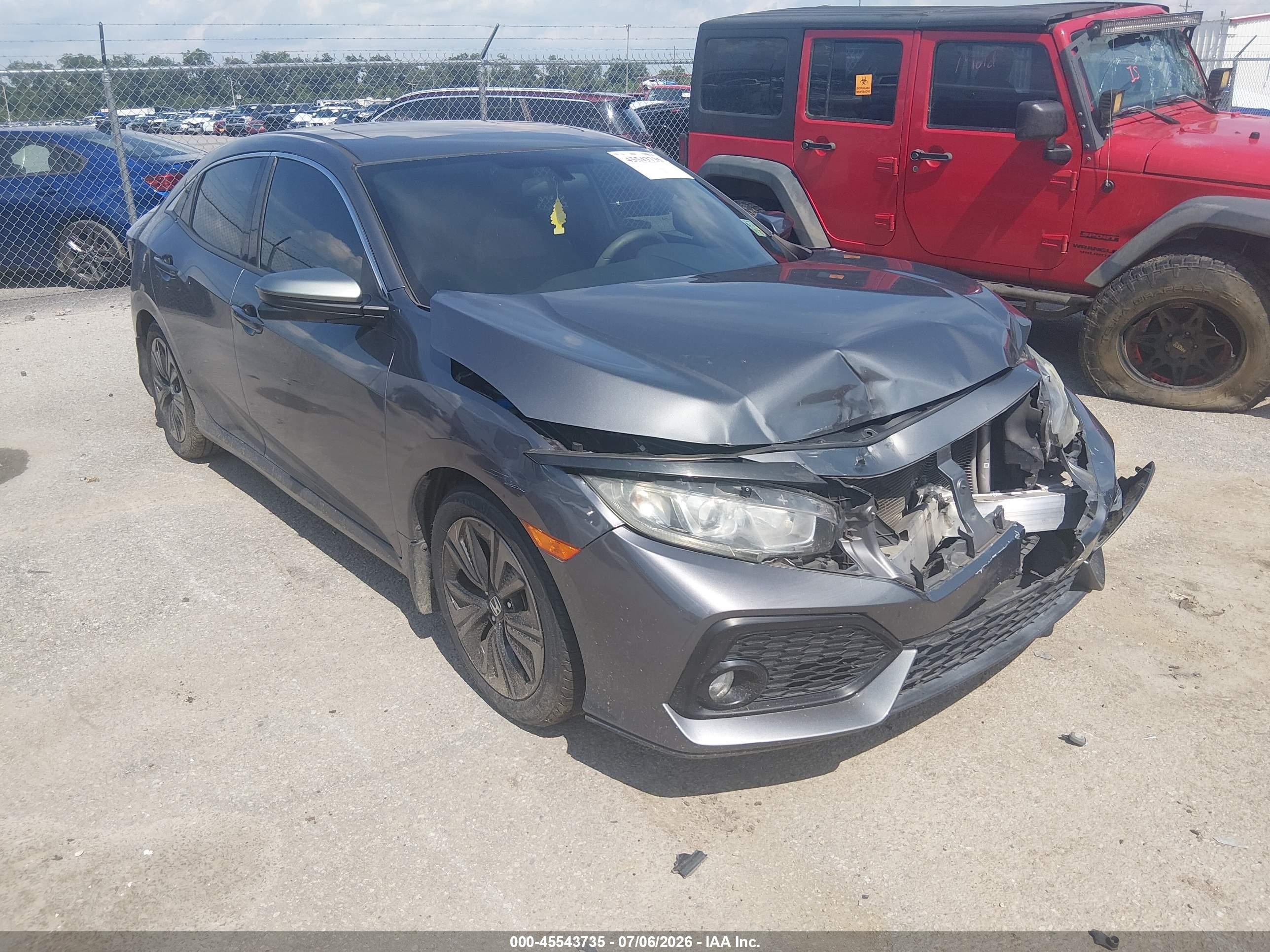 2018 Honda Civic EX, VIN SHHFK7H57JU215700 — Front end