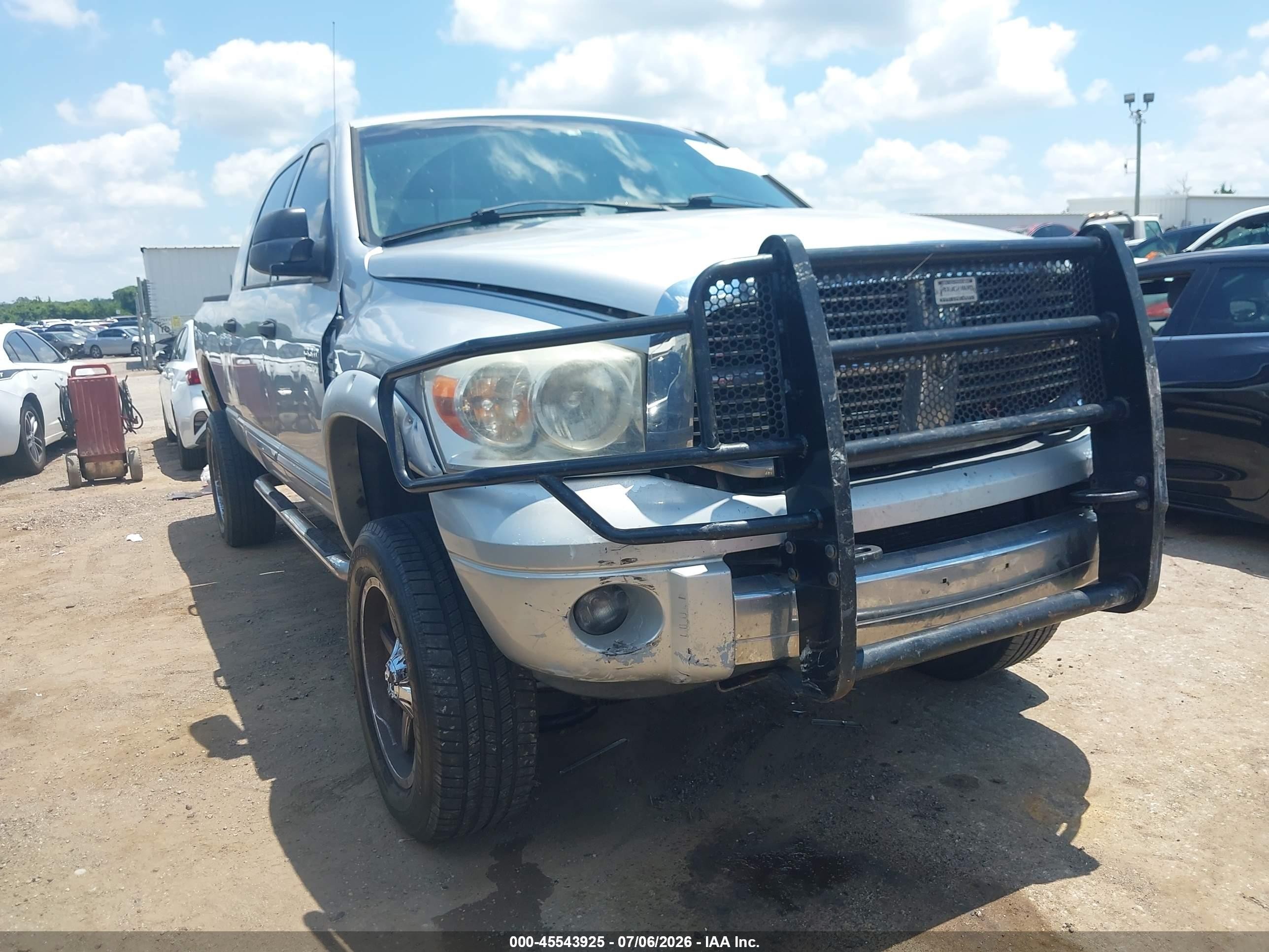 2008 Dodge 2500 Laramie, VIN 3D3KS29AX8G219069 — Front end