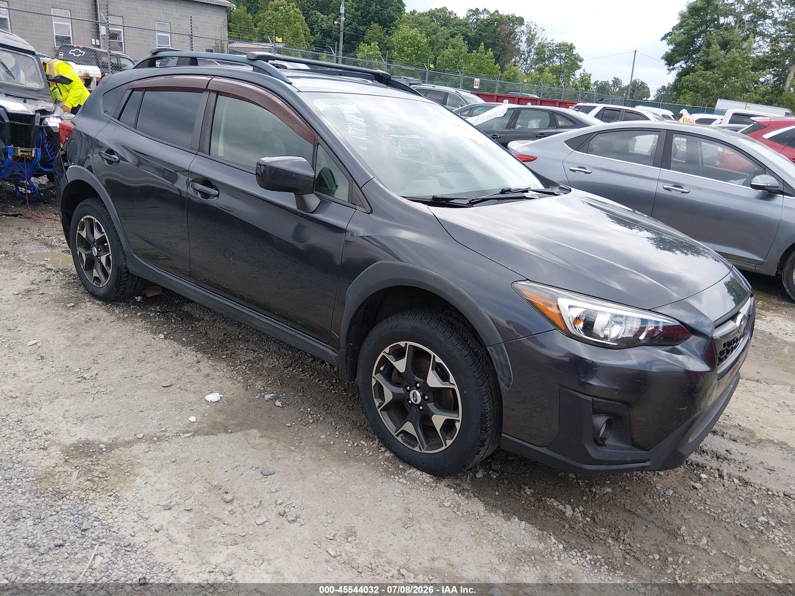 2018 Subaru Crosstrek Premium, VIN JF2GTABC3JH289088 — Side