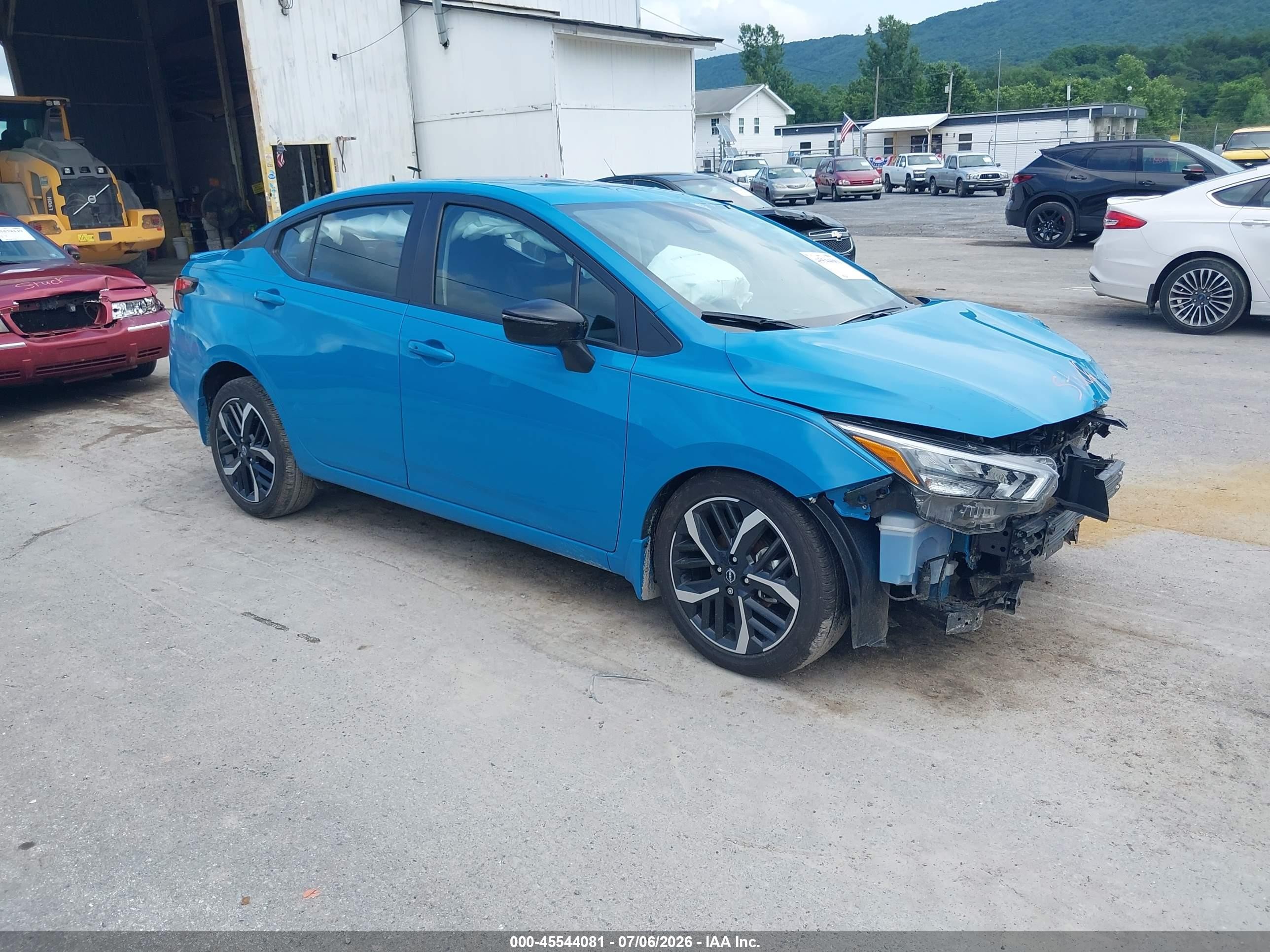 2025 Nissan Versa SR, VIN 3N1CN8FV3SL815687 — Side