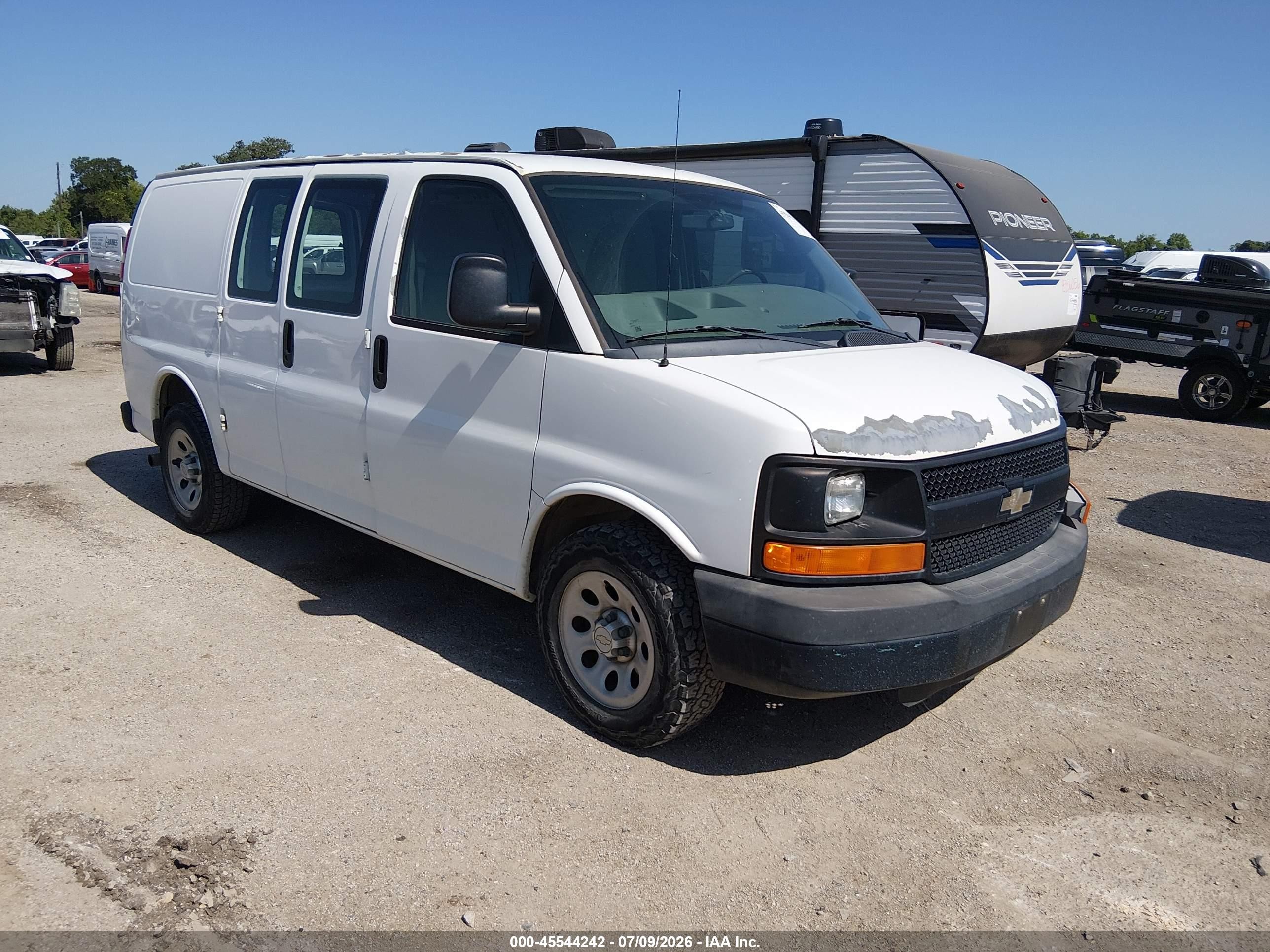 2011 Chevrolet Express Cargo, VIN 1GCSGAFX4B1104177 — Front end