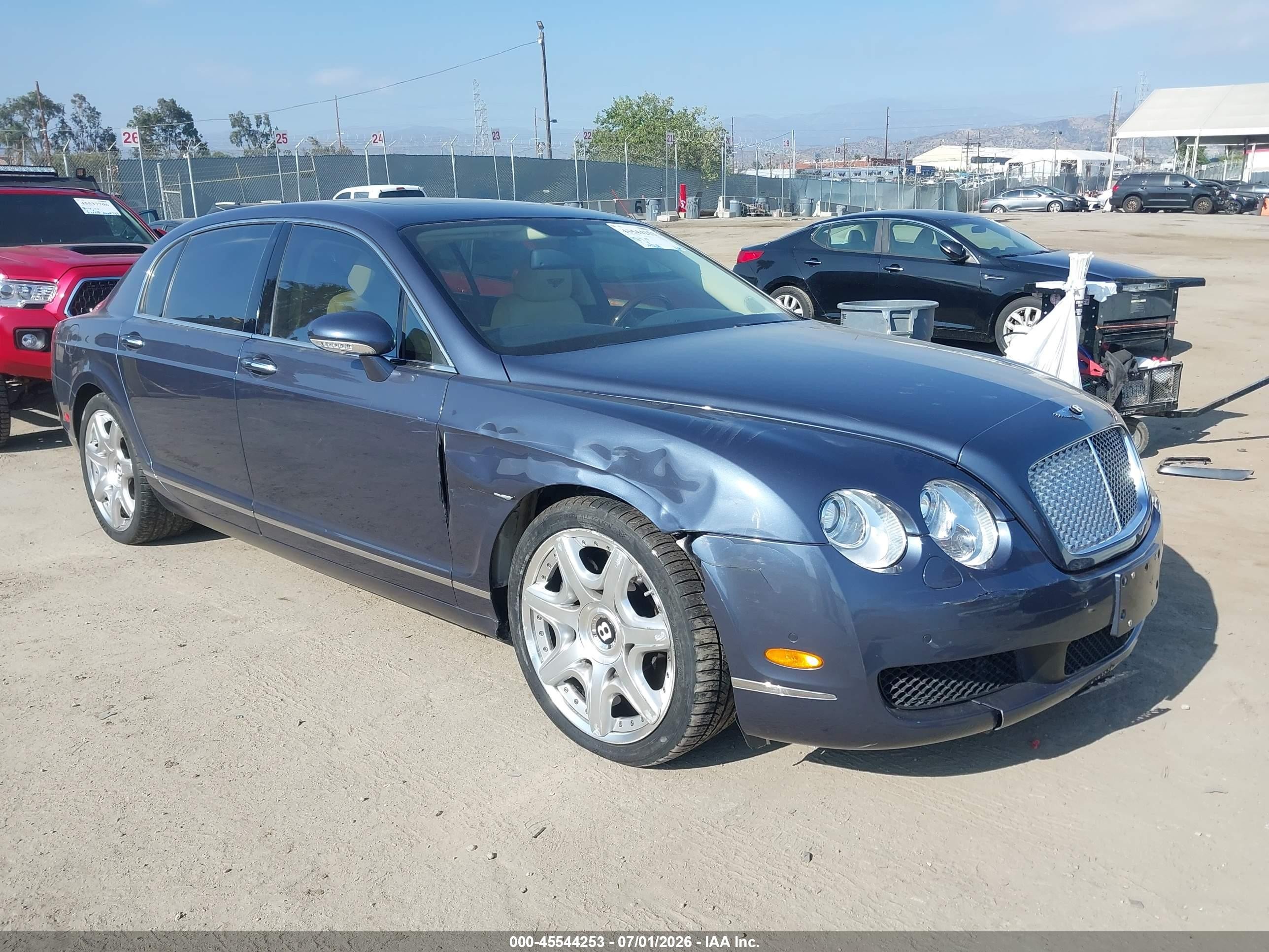 2007 Bentley Flying Spur, VIN SCBBR93W07C047785 — Front end