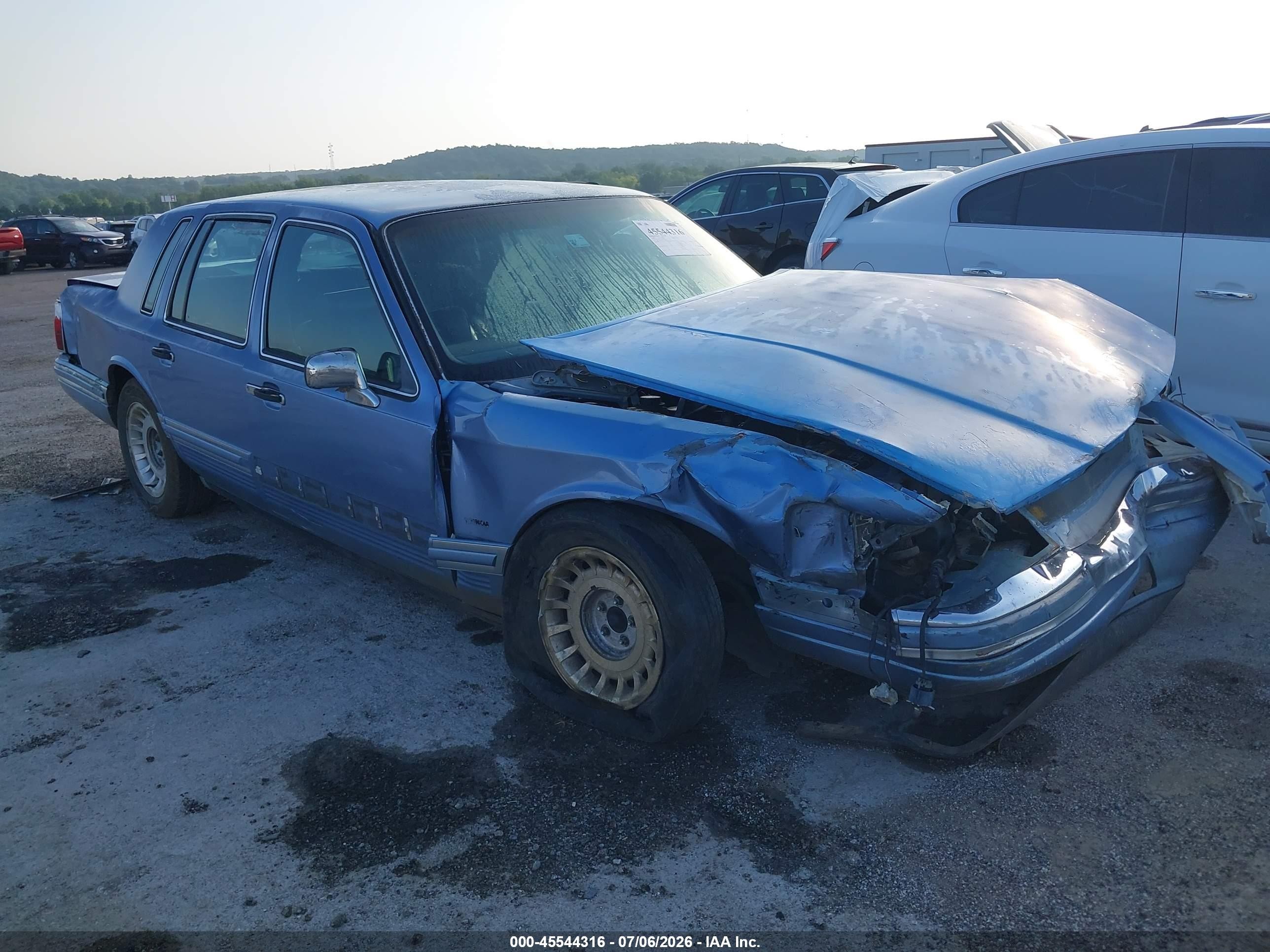 1994 Lincoln Town Car Executive, VIN 1LNLM81W8RY754521 — По всему кузову