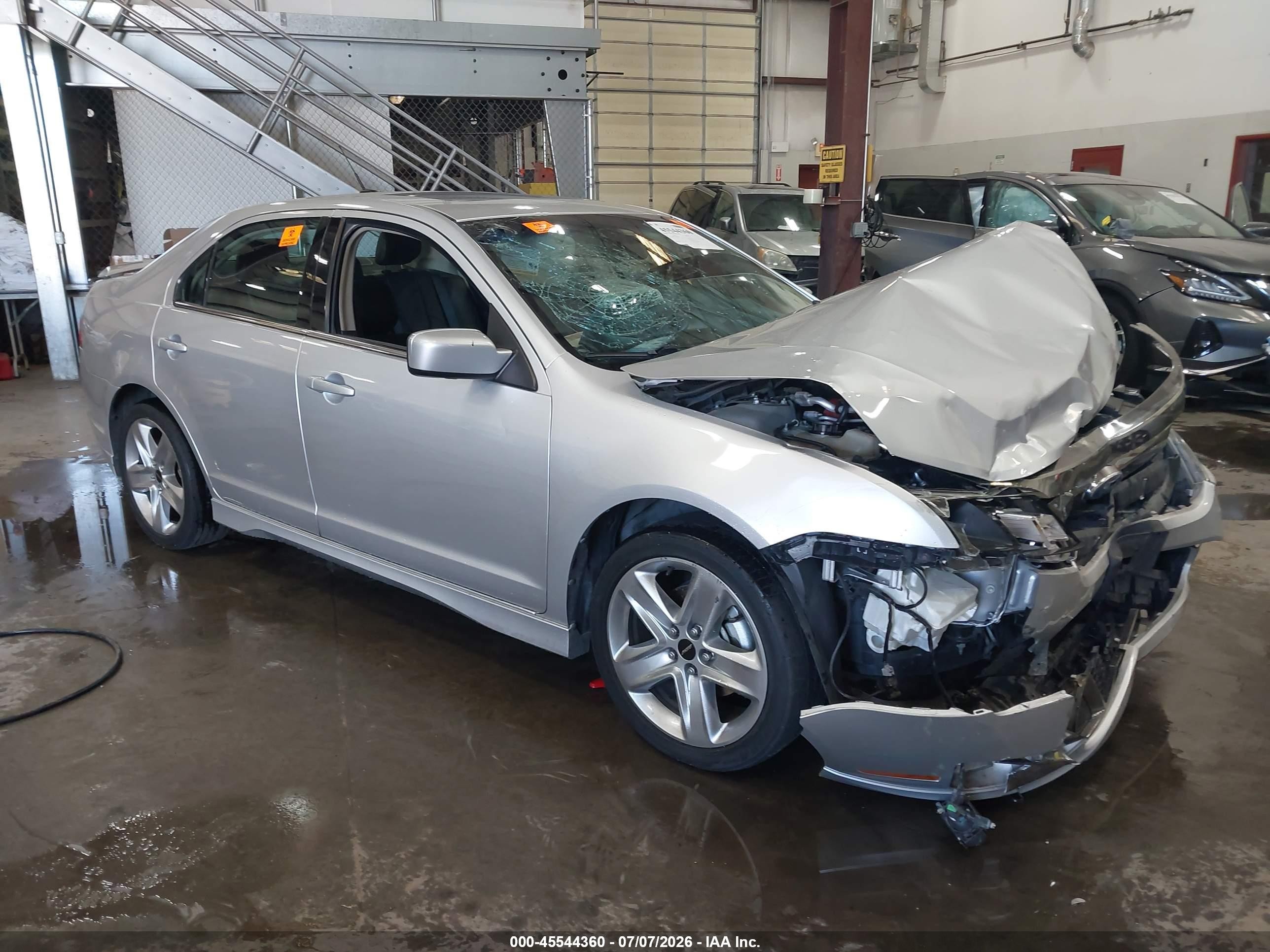 2011 Ford Fusion SPORT, VIN 3FAHP0DC8BR261386 — Front end