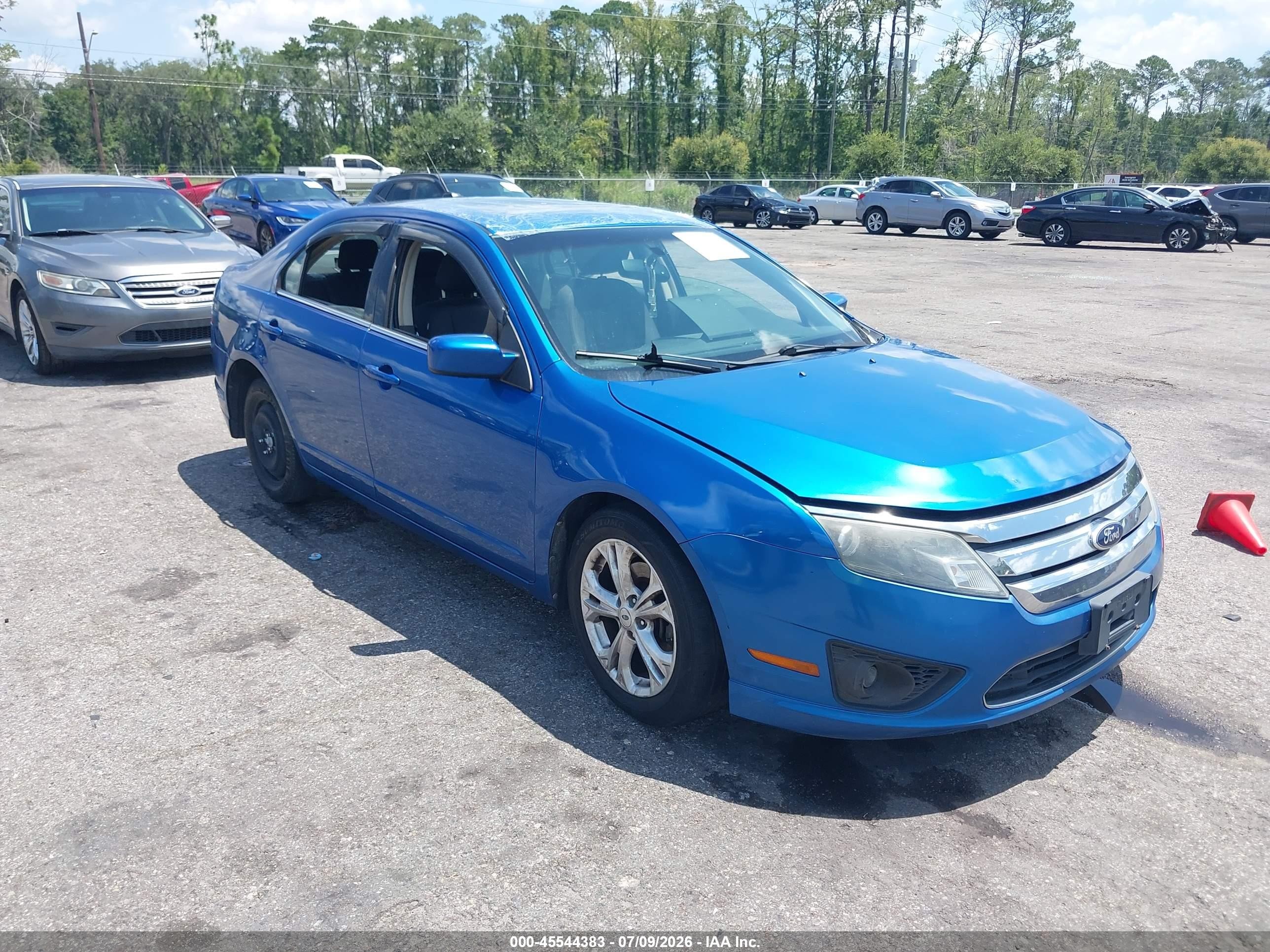 2012 Ford Fusion SE, VIN 3FAHP0HAXCR388733 — Normal wear