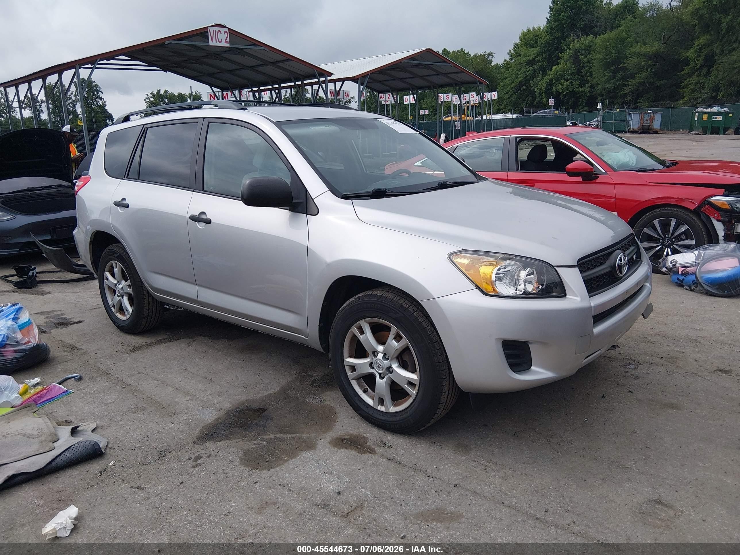 2011 Toyota RAV4, VIN 2T3BK4DV4BW052231 — Front end